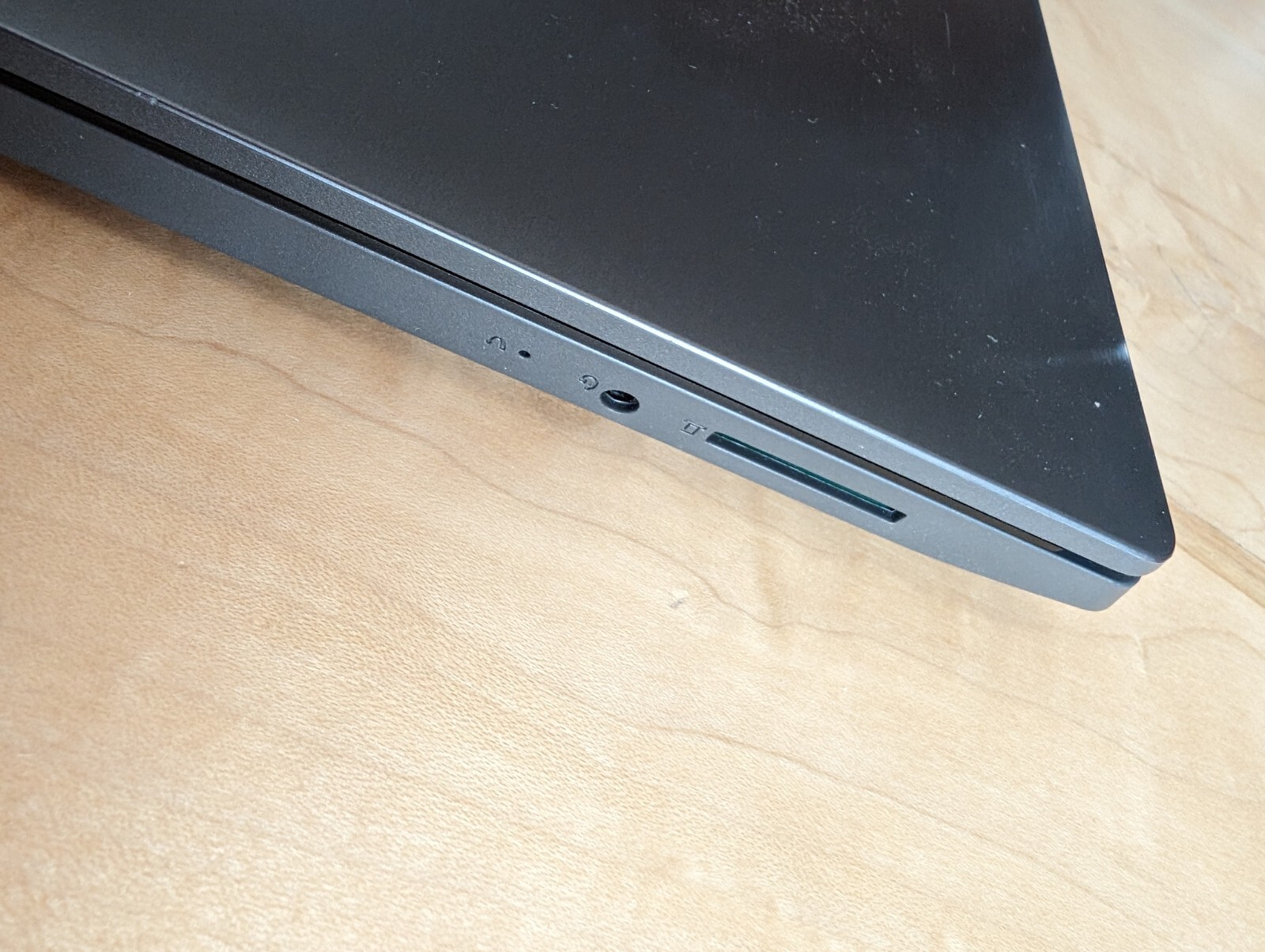 Lenovo 15.6″ Laptop 2.4 GHz AMD 3150U Dual-Core CPU, 8GB DDR4 RAM | 256 SSD
