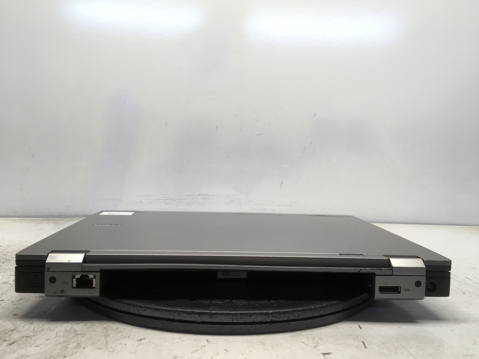 Dell Latitude E6410 Intel i5-M560 2.67GHz 4 GB NO HDD No Batt