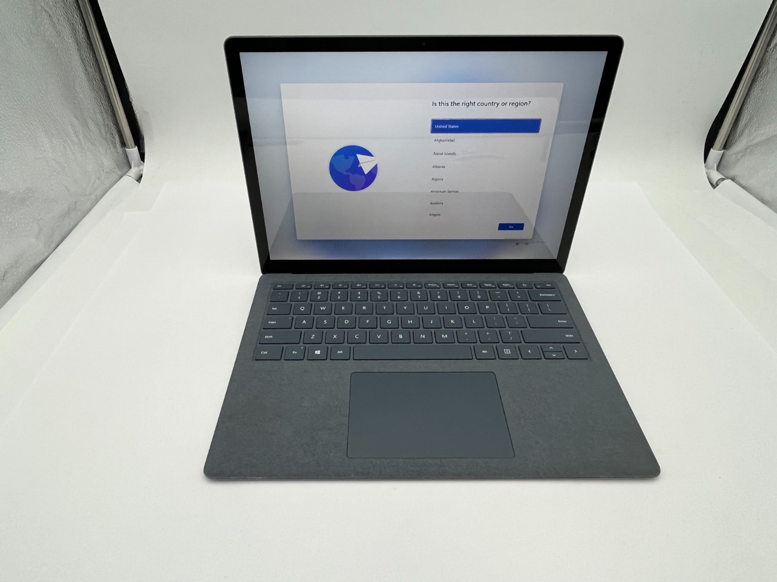 Microsoft Surface Laptop 4 1950 13.5″ Touch i7-1135G7@2.40GHZ 8GB RAM 512GB NVME