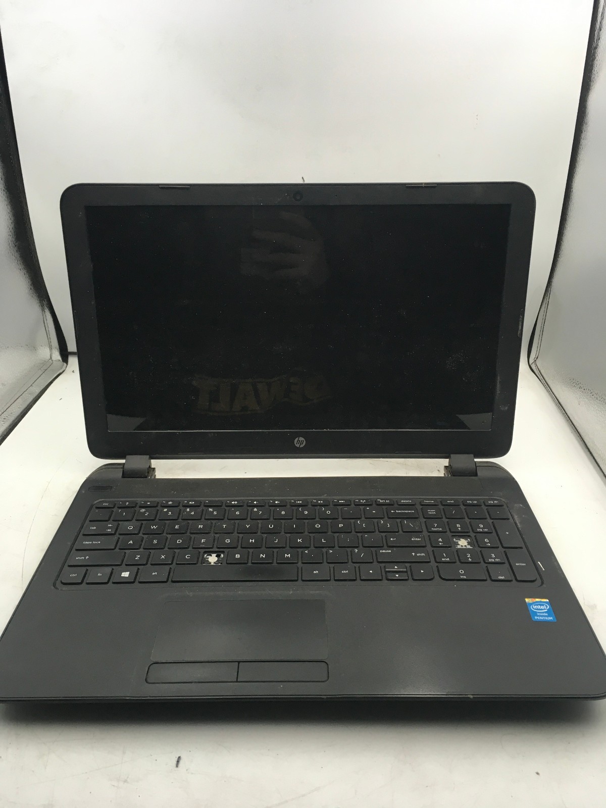 HP 15 F011NR – FOR PARTS – AMD E2 QUAD CORE – NO RAM/DAMAGED RAM SLOTS -READ- BB