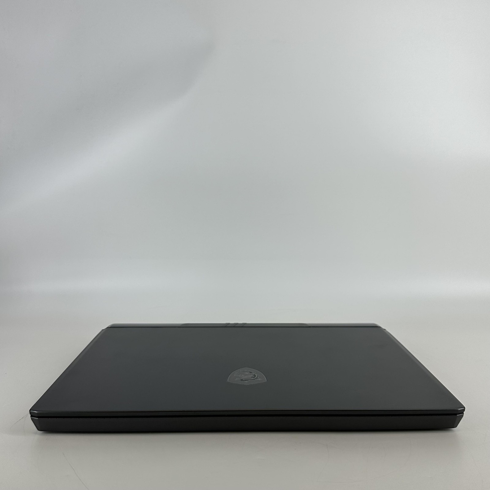 MSI Vector 17 HX 240Hz QHD+ 2.2 GHz i9-14900HX 32GB 1TB SSD RTX 4070 Excellent