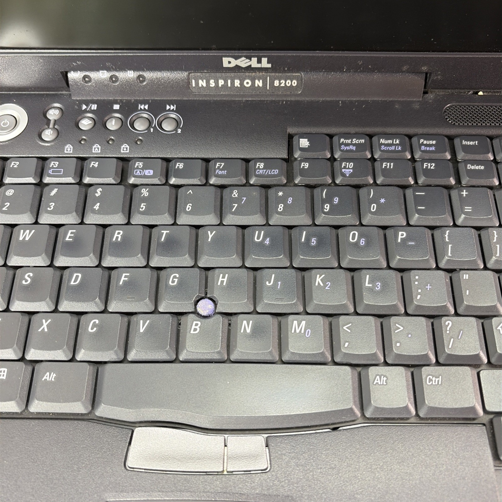 FOR PARTS Dell Inspiron 8200 PP01X Intel Pentium 4 Laptop UNTESTED