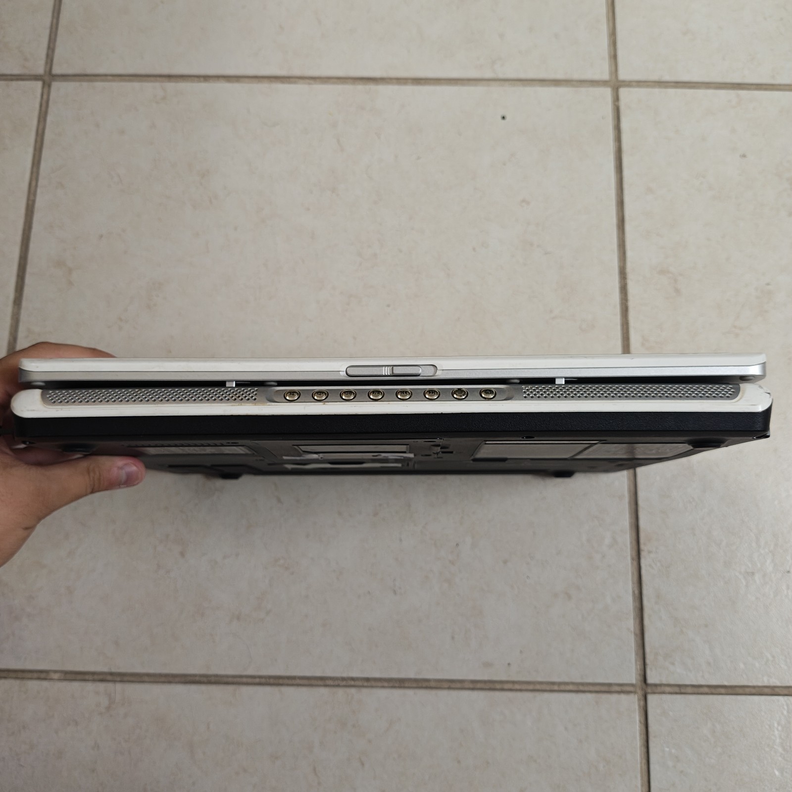 Dell Inspiron E1405 14.1″ Laptop – NO HDD/1GB RAM – Intel Core Duo #3928