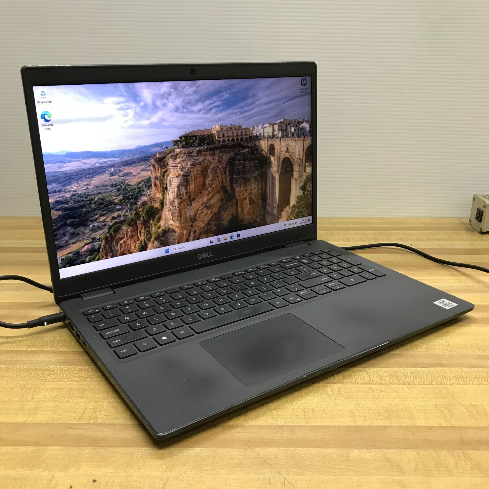 Dell Latitude 3510 Laptop i5-10210U 1.60GHz 8GB RAM 256GB SSD (Windows 11 Pro)