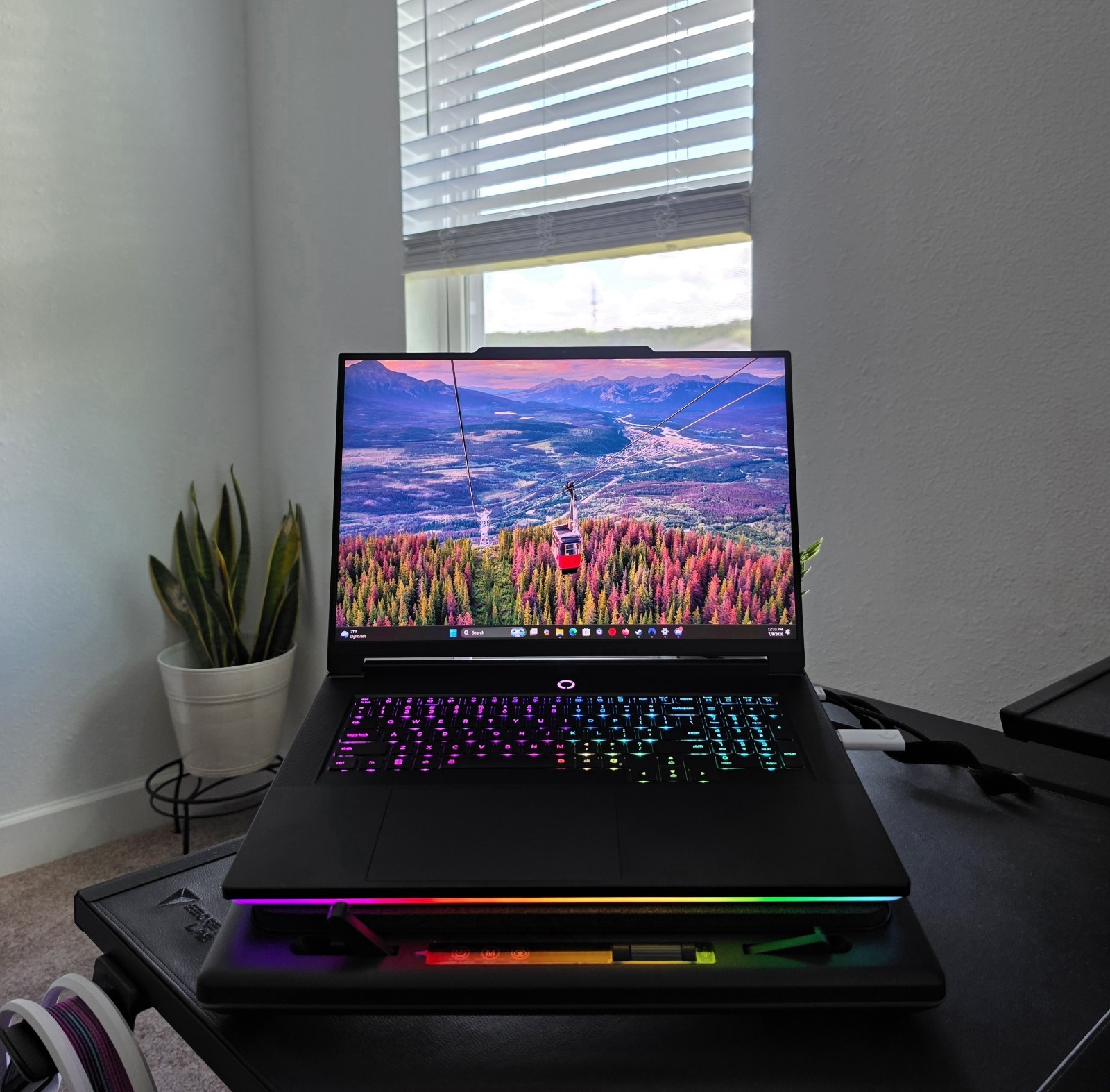 Lenovo Legion 9i gen 10 3D OLED RTX 5090 64gb RAM 2TB NVMe SSD