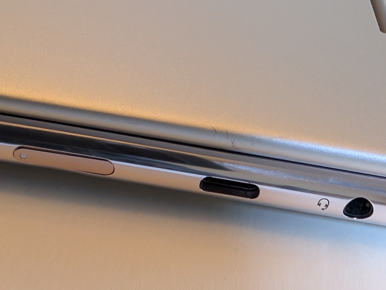Lenovo Yoga 9 14IRP8 i7 13th Gen /16GB 512GB /14″ /Touch 2‑in‑1. ~JGV~