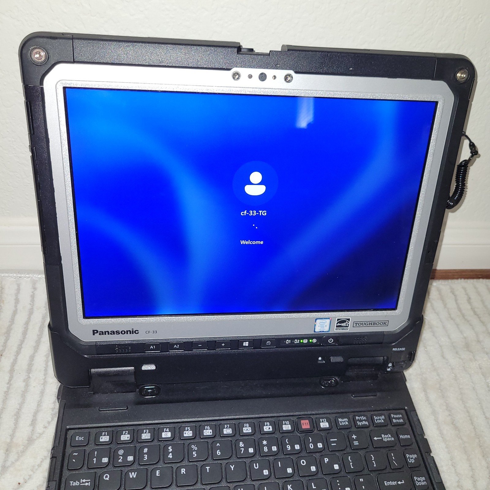 Panasonic ToughBook CF-33 i5-7300U 2.6Ghz 512GB SSD 16GB LTE Win 11 Pro/Win 10