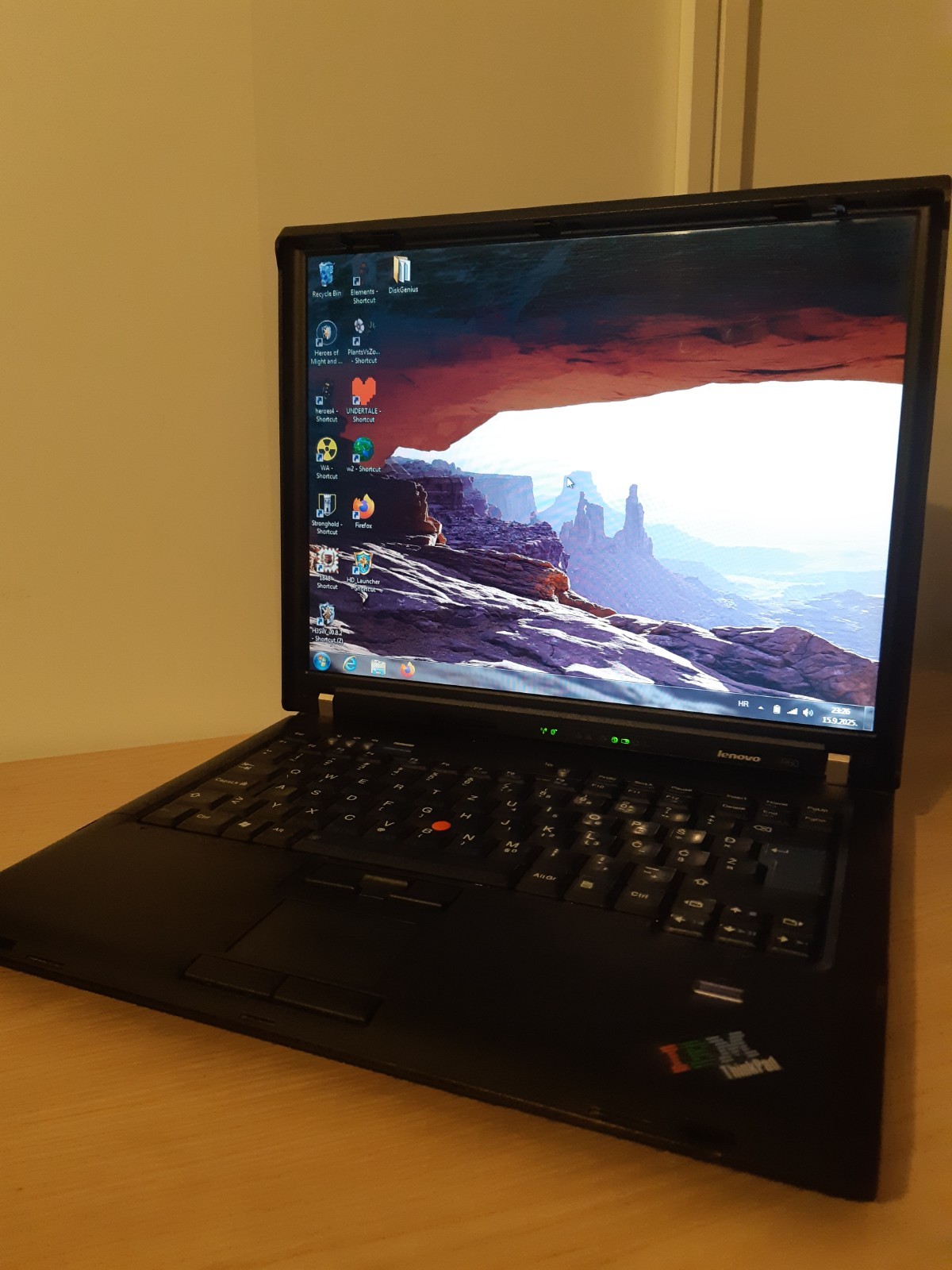 IBM ThinkPad R60 Core 2 Duo 15″ Windows 7 Ultimate