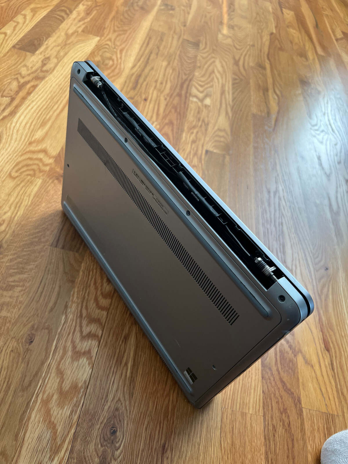 dell inspiron 15 7000 laptop used/not working-parts only