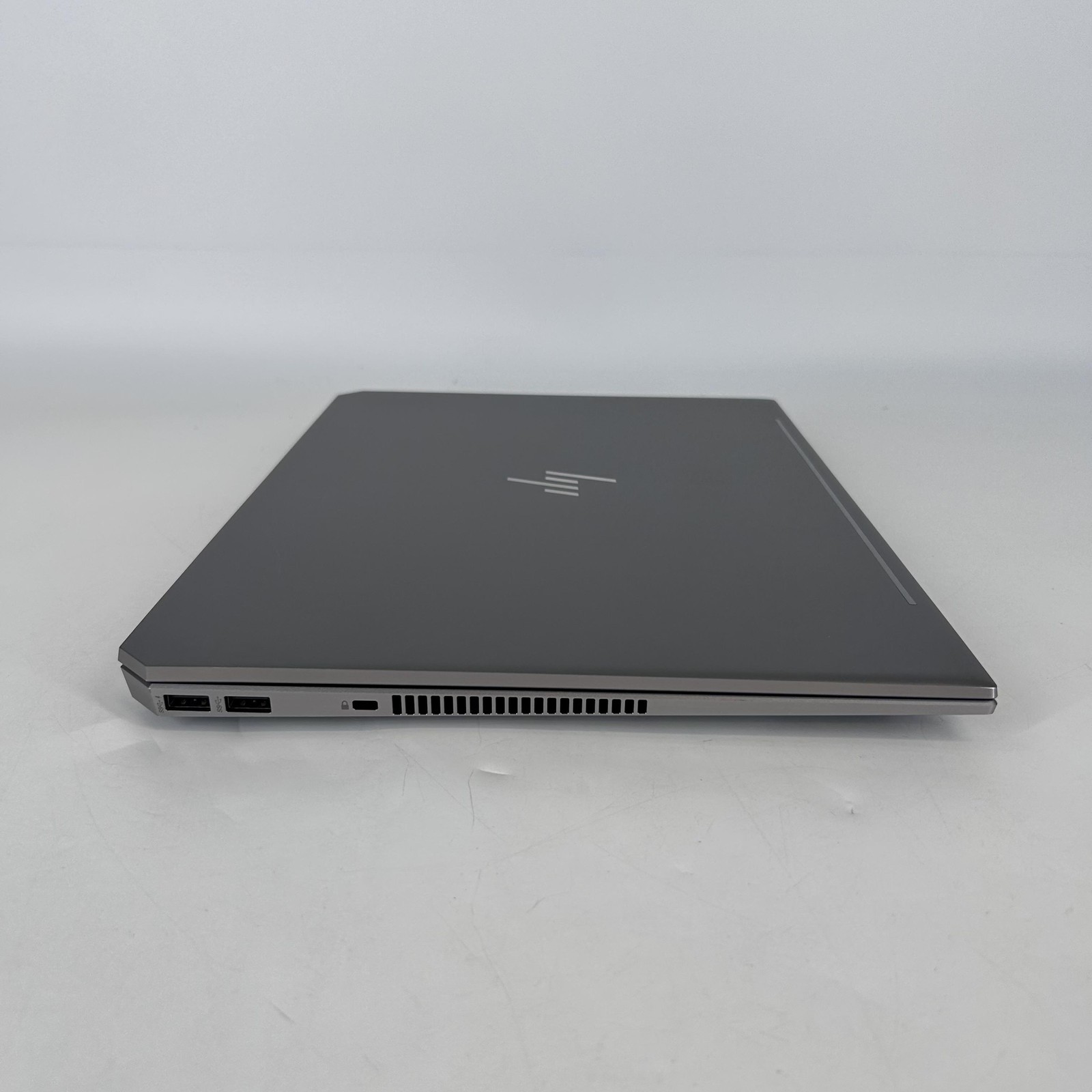 HP ZBook Studio G5 15.6 4K i7-8665U 1.90GHz 32GB 512GB SSD Quadro P1000