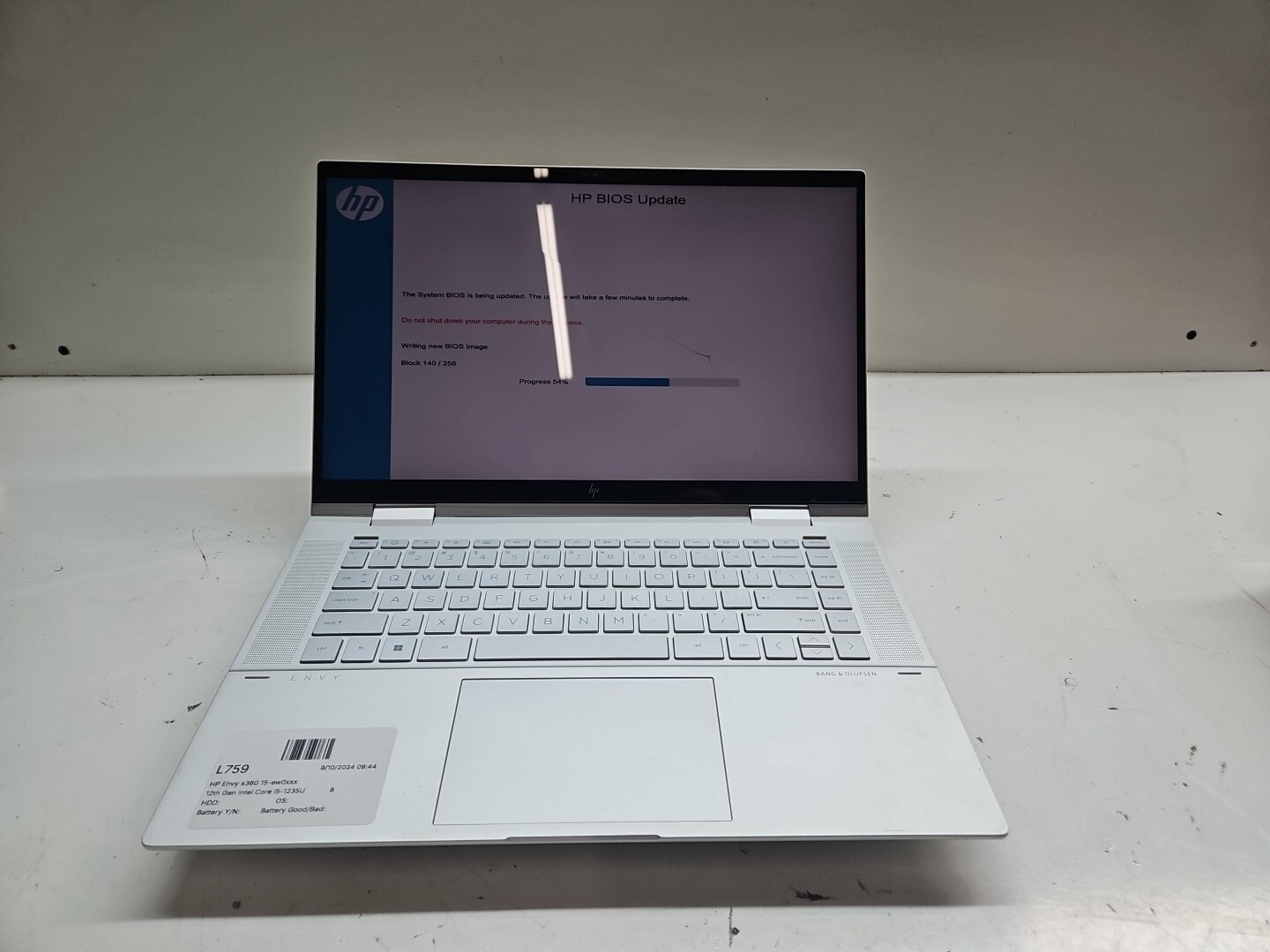 HP Envy x360 15-ew0013dx Intel Core i5-1235U 8GB Windows 11 256GB SSD READ