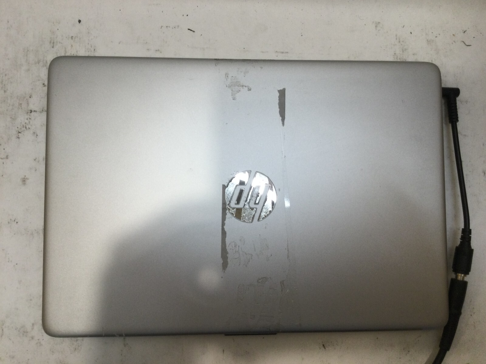 HP ProBook 14-fq0110wm 14″ / AMD Ryzen 3 UNKNOWN SPECS / (CRACKED!) MR