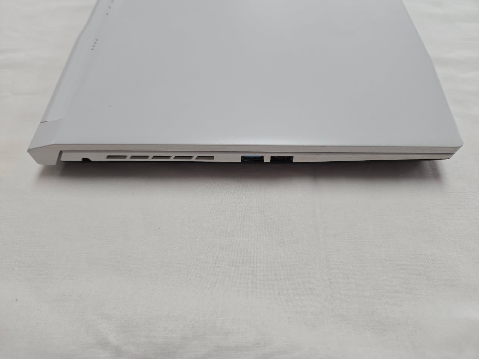 MSI Sword 15 A12UC Gaming i5-12450H 1.50GHz 8GB RAM 512GB SSD NVIDIA RTX 3050