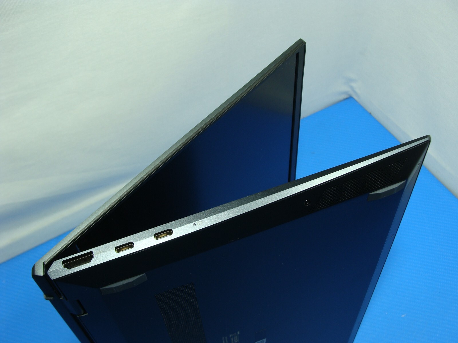 NEW! ASUS ZenBook 14 UM425QA-EH51 14″ AMD Ryzen 5 5600H 3.3GHz 8GB 512GB 1cycles