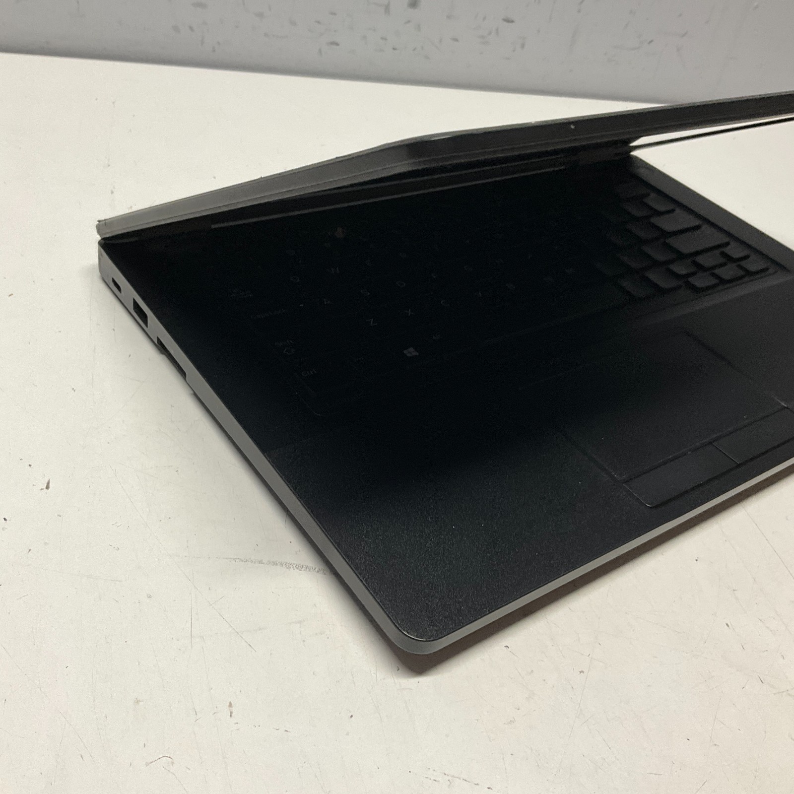 Dell Latitude 5480 14″ Intel Core i5-6300U 2.40GHz 8GB 256GB SSD Windows 10 READ