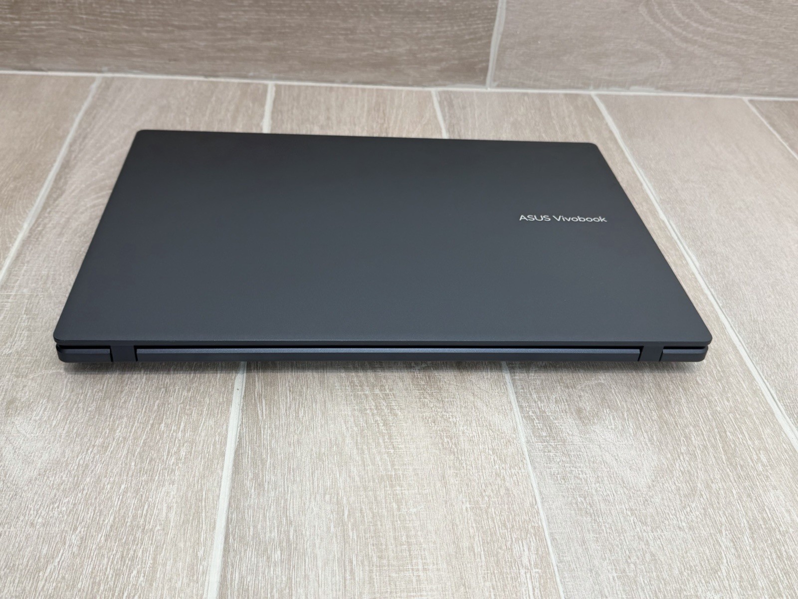 ASUS Vivobook 16 M1607K 16” AMD Ryzen AL 5 330 16GB RAM 512GB NVMe SSD Win-11