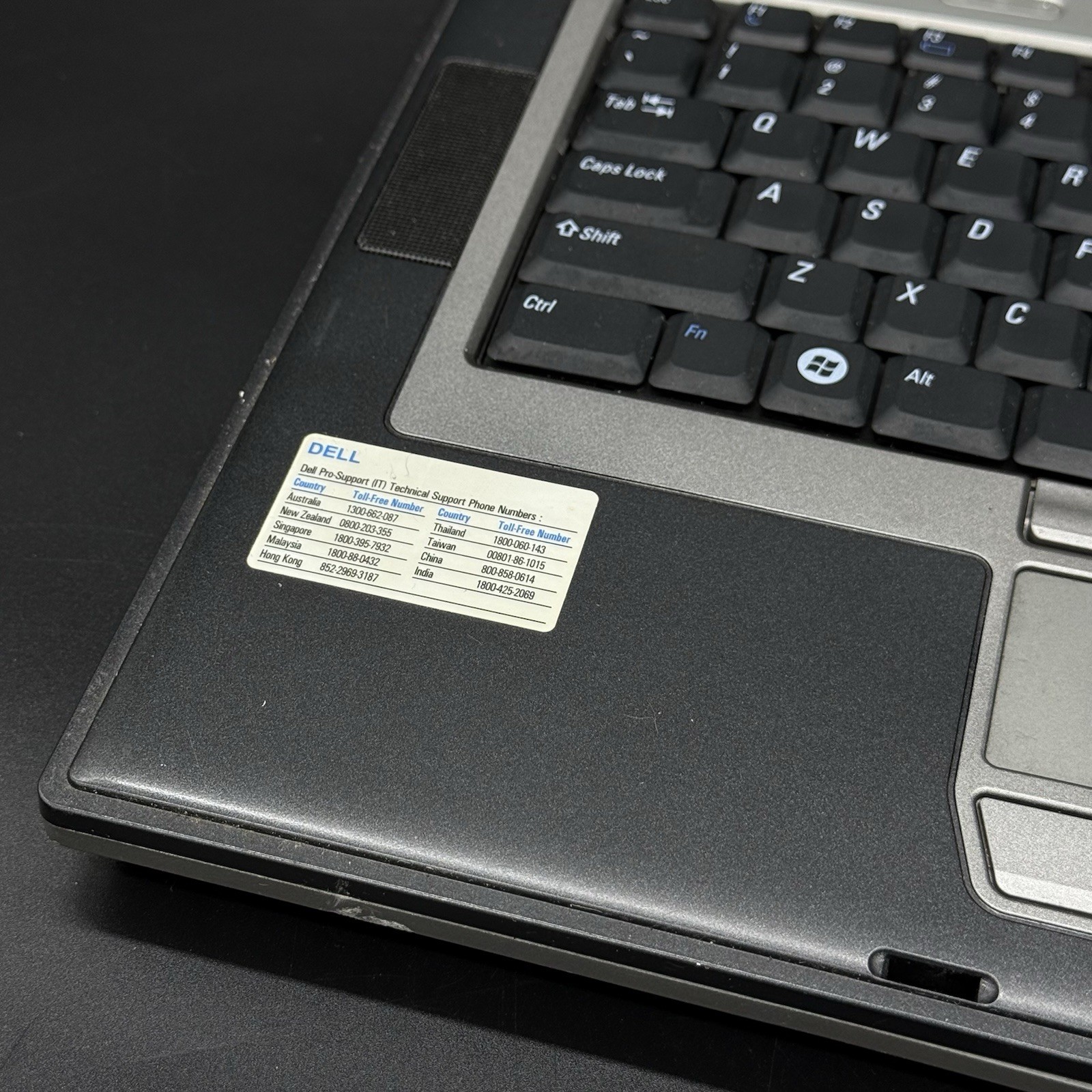 Dell Latitude D830 Laptop Notebook Computer For Parts Repair Salvage PP04X