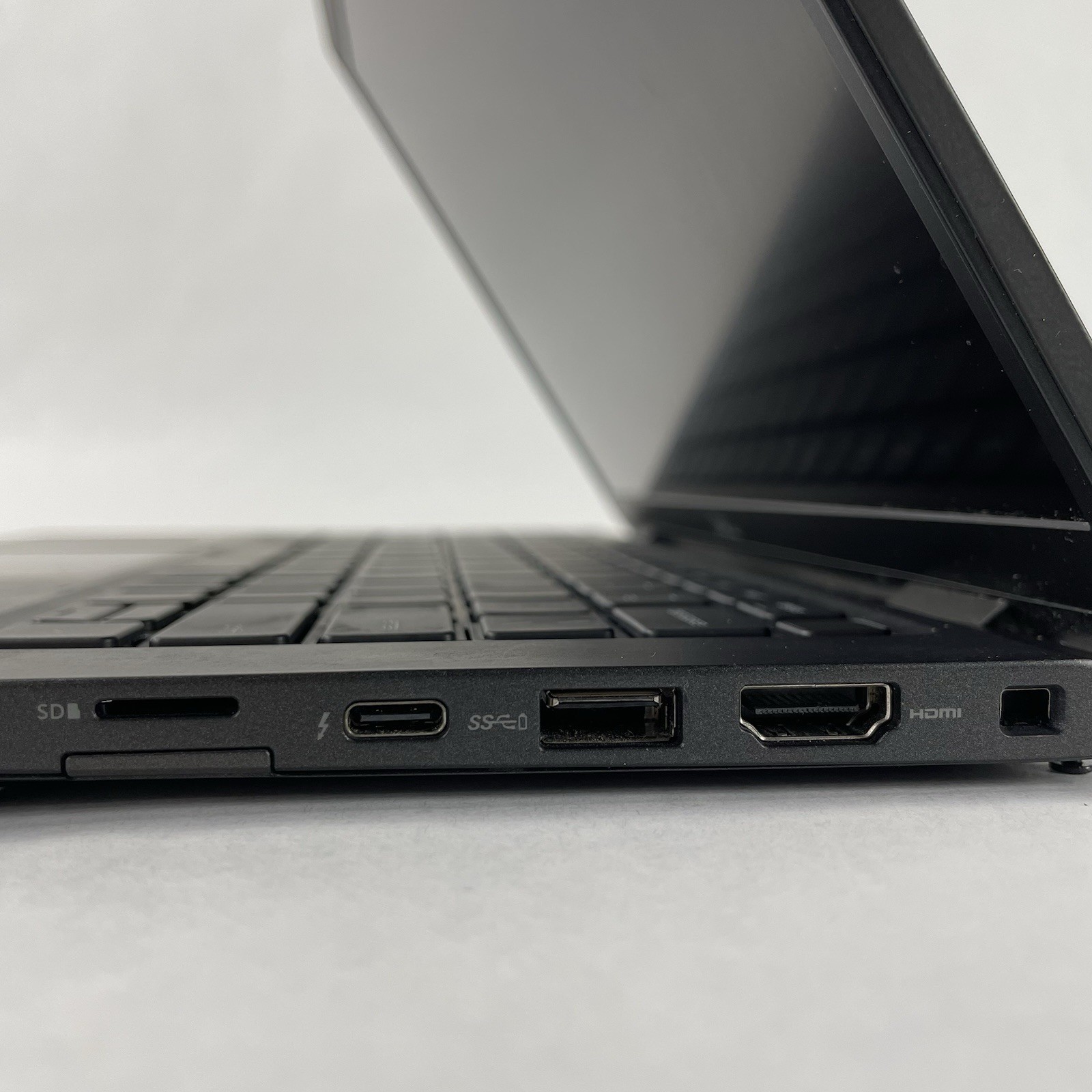 Dell Latitude 7320 13.3″ i7-1185G7 3.00 GHz 32 GB RAM No SSD No OS No AC