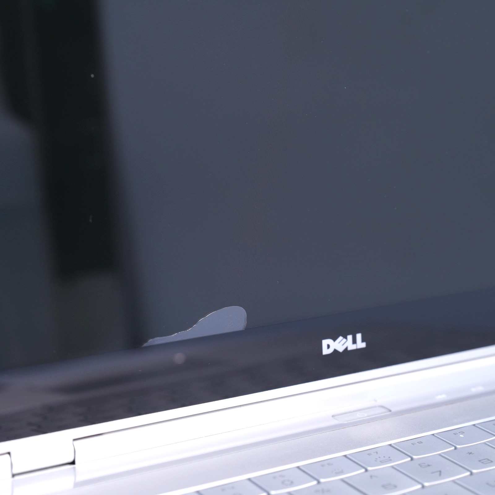 Dell Adamo 13″ INTEL CORE 2 DUO 4GB RAM 256GB SSD Laptop 2008 *PARTS* T12-D8
