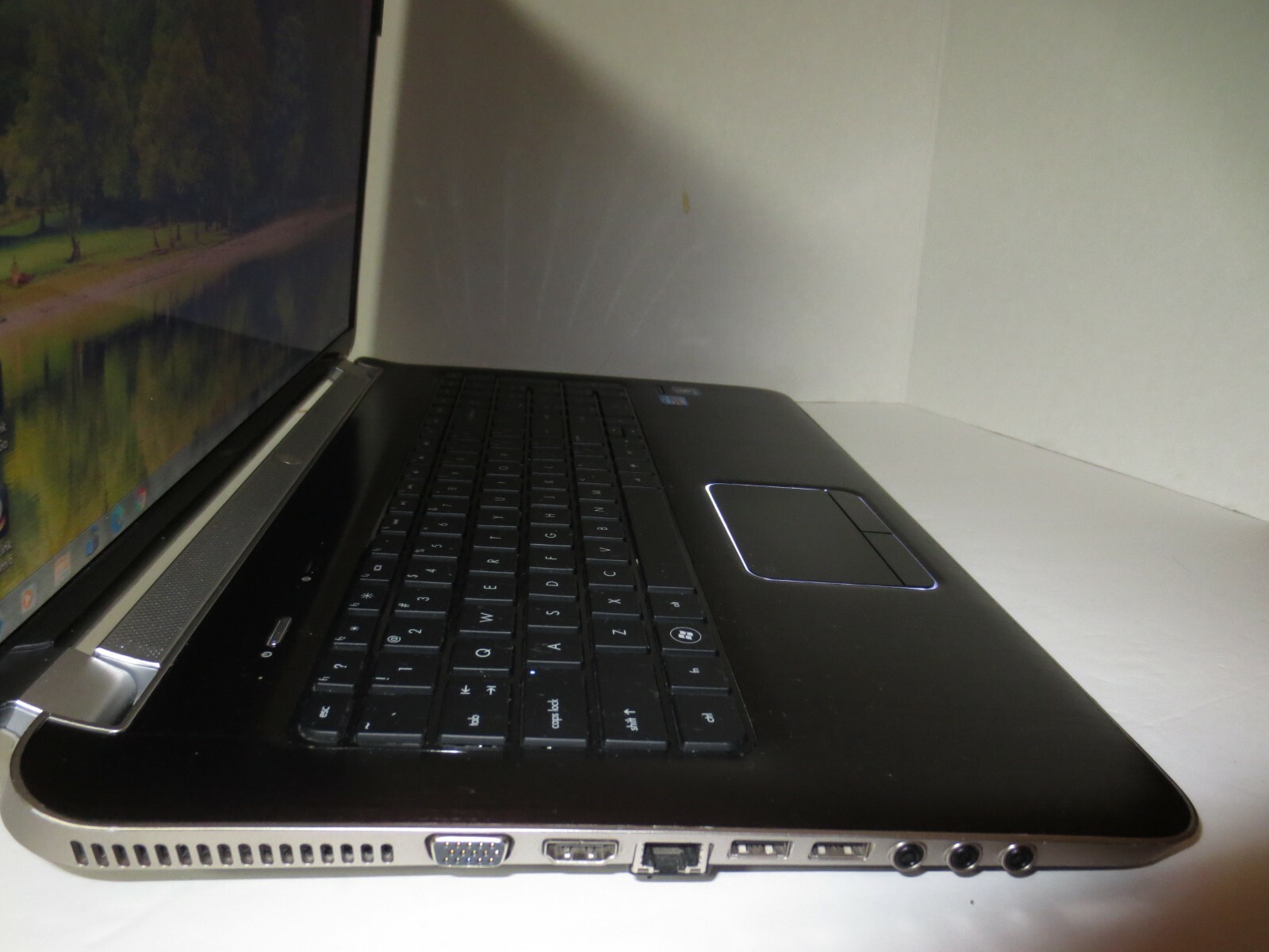 HP PAVILION DV7T-6C00 CTO 17.3″ CORE i5-2450M@2.5GHZ 6GB RAM 500GB HDD WIN7 OFF1