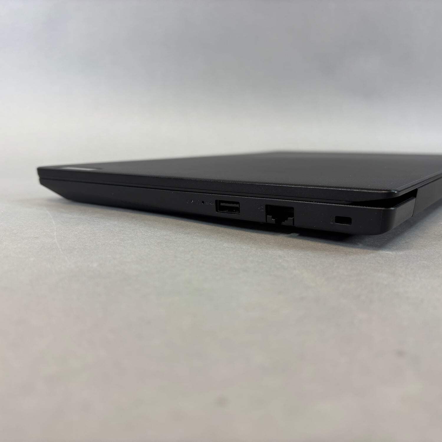 Lenovo V14 G4 AMN PF9XXB360013 14″ Ryzen 5 7520U 2.8GHz 8GB RAM 256GB SSD