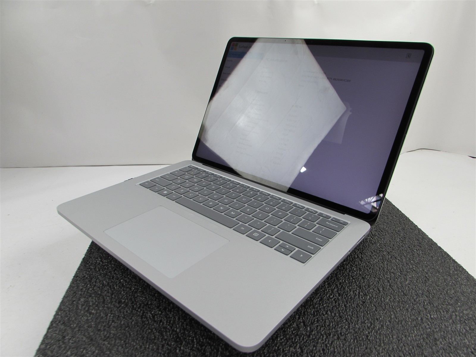 Microsoft Surface Laptop Studio 1964 i7-11370H 1TB SSD 32GB RTX A2000 *No A/C*
