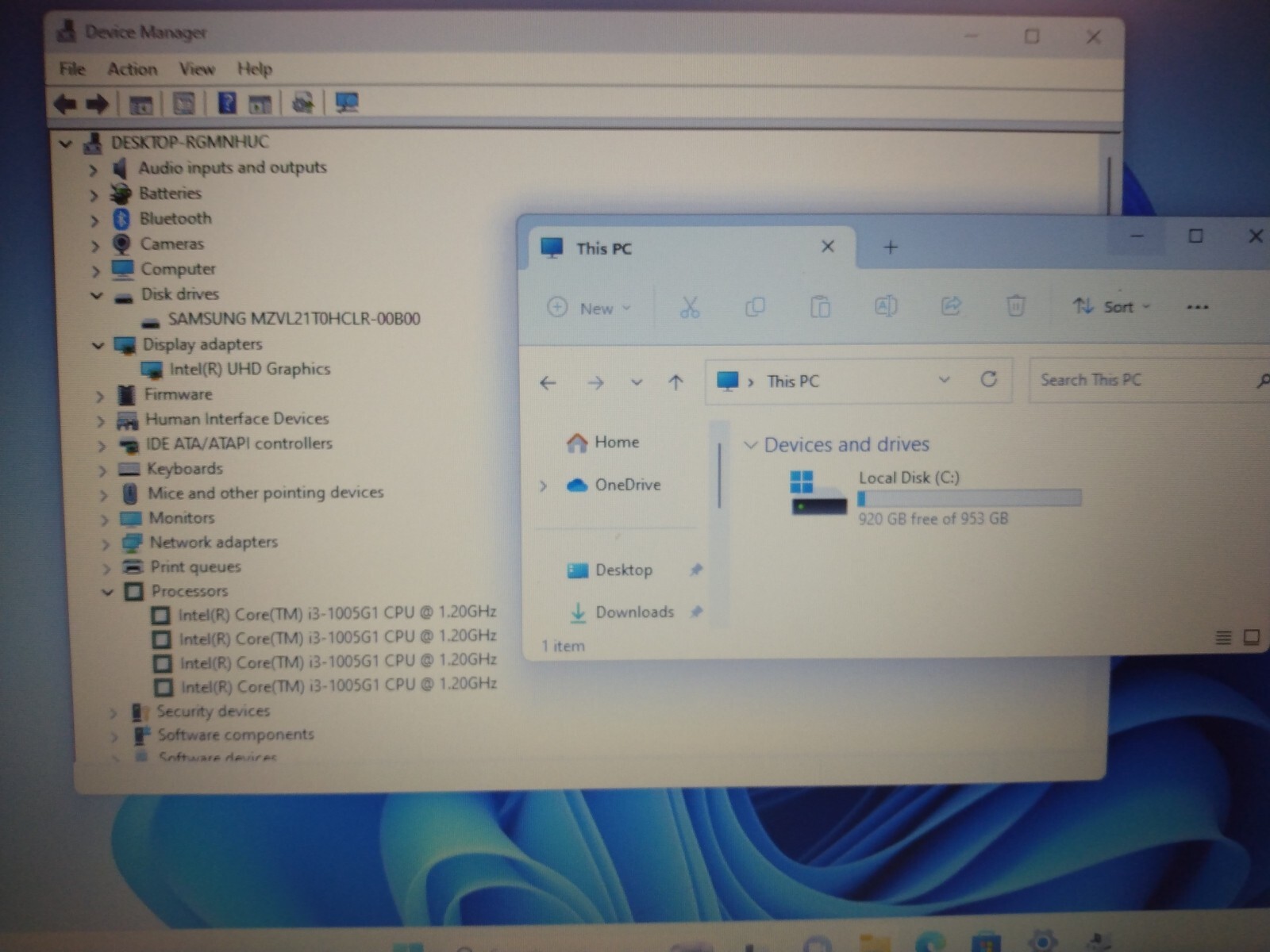 Lenovo IdeaPad 3 TOUCH 15.6″ Intel Core i3-1005G1 1.2GHz 12GB 1TB HDD BT Win11 H