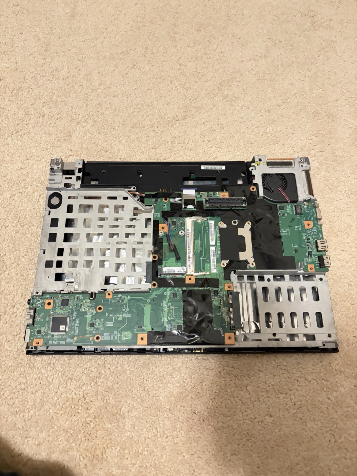 Lenovo ThinkPad T410 *FOR PARTS*