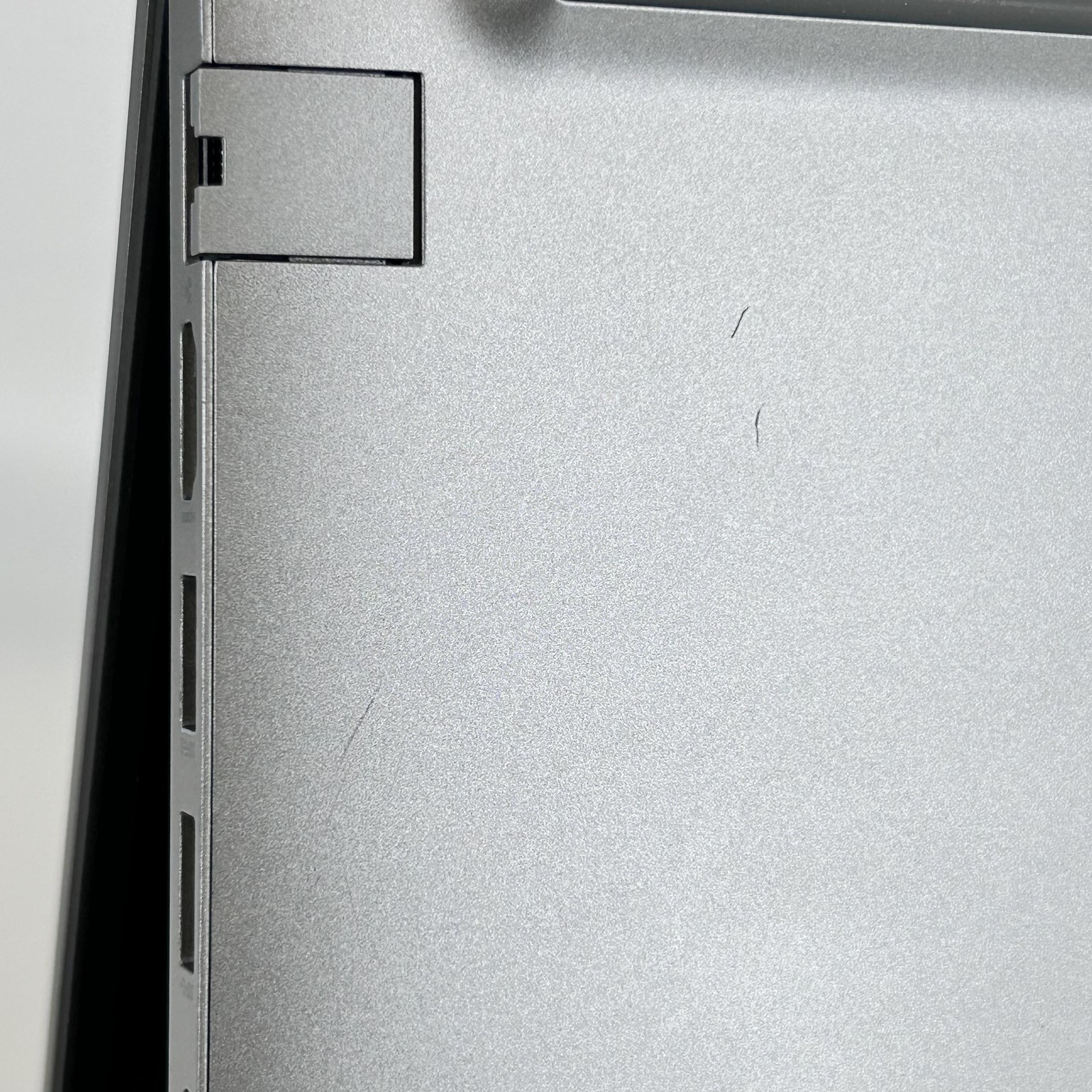 Dell Latitude 5520 15.6 Silver FHD i5-1145G7 2.60GHz 16GB 512GB SSD Very Good