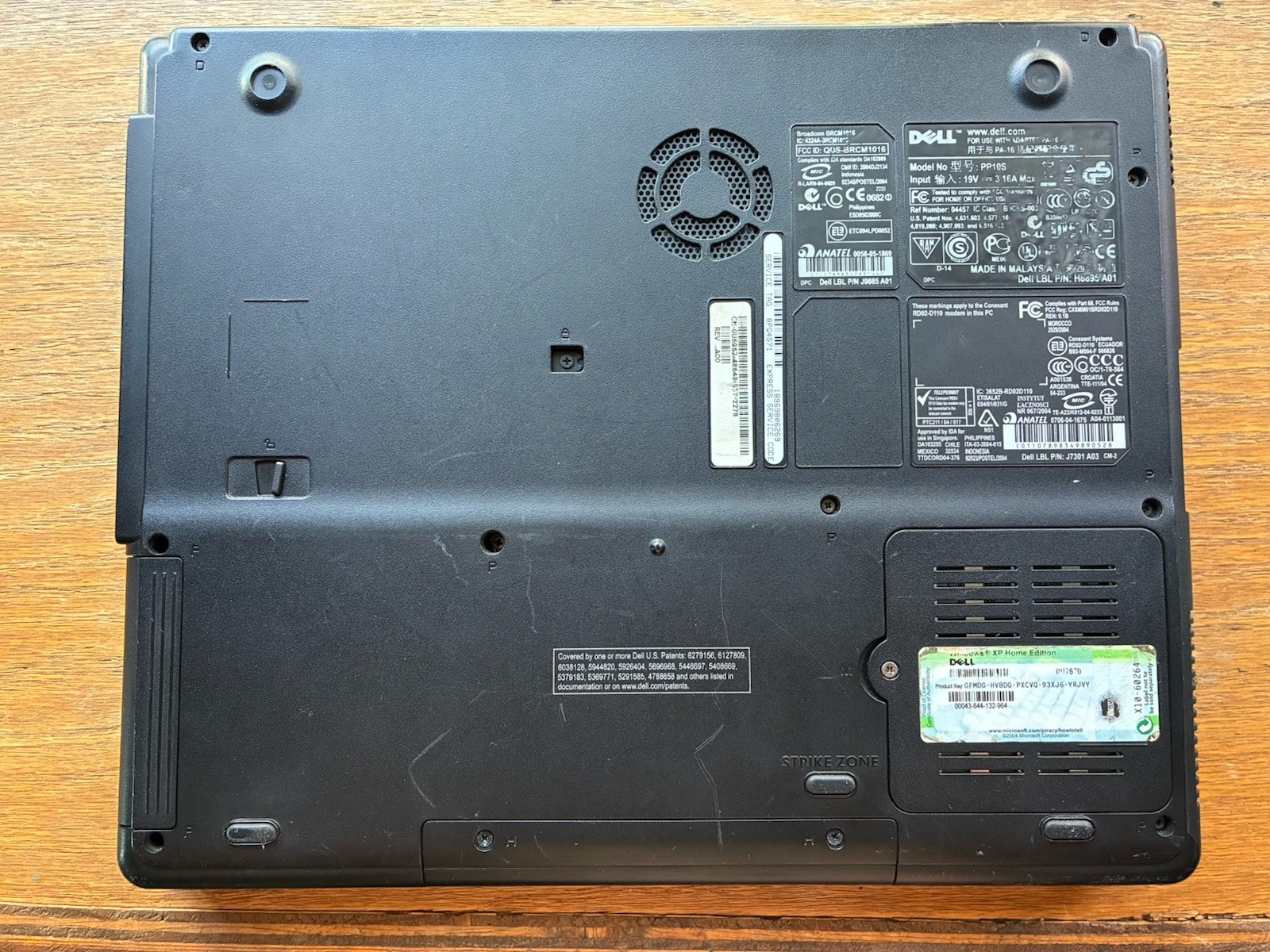 Inspiron 2200 Dell Windows XP Laptop