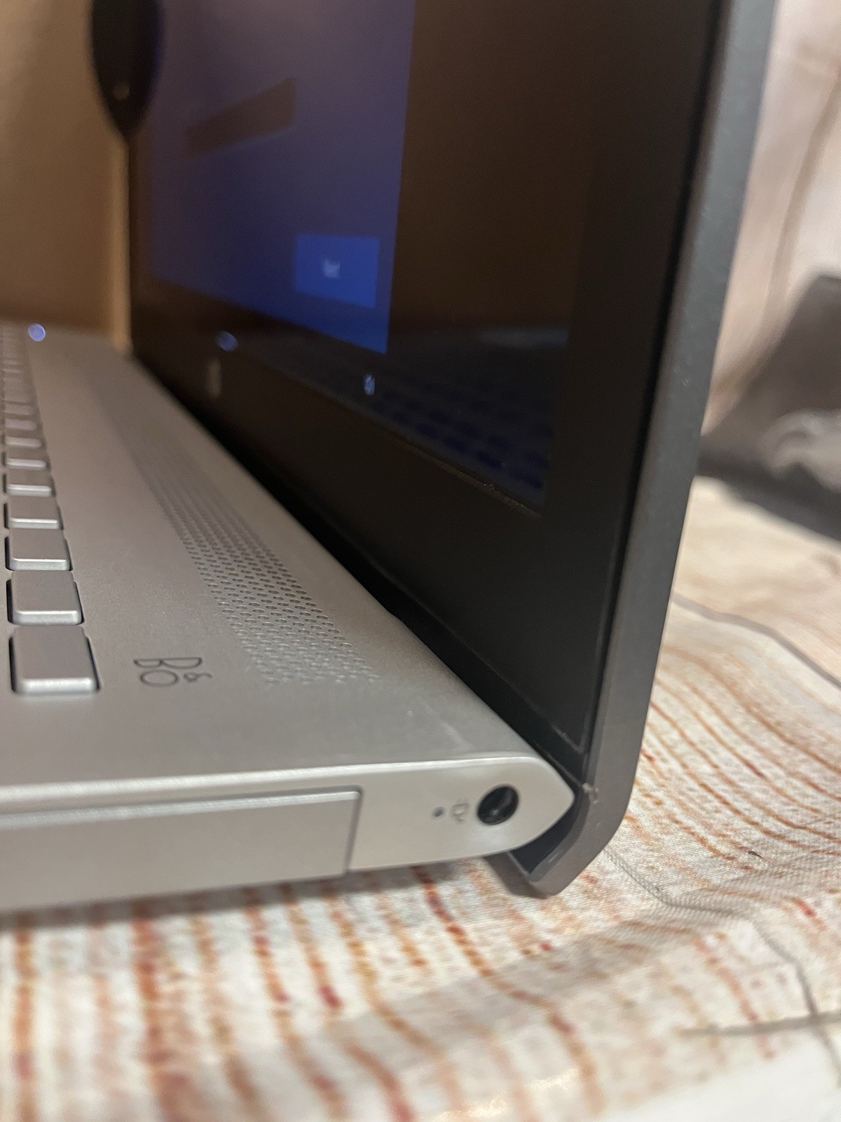 HP Pavilion 15.6 15-CC020nr Touch FHD 1920×1080 2.7GHz i7-7500U 12GB 1TB SSD