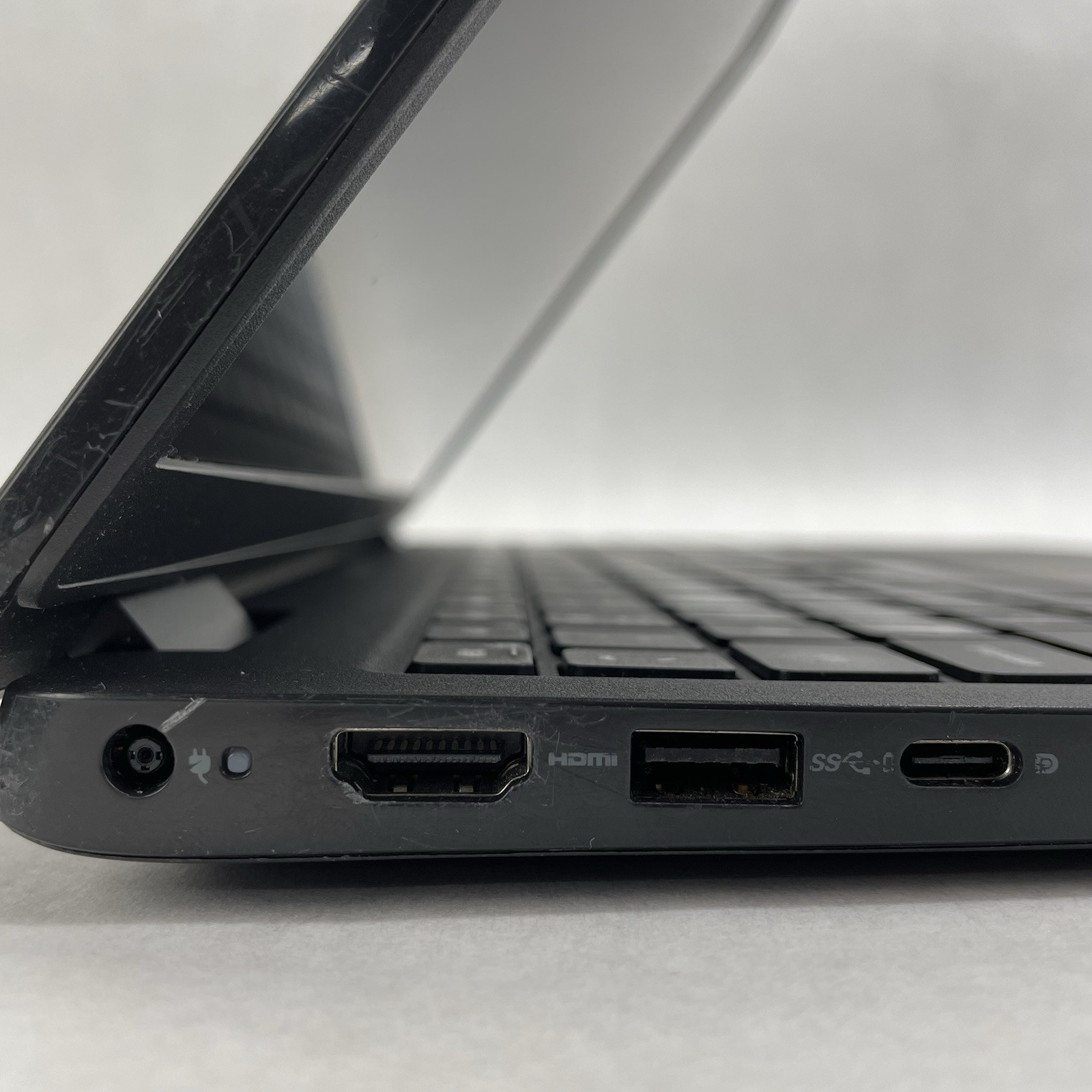 Dell Latitude 3520 15.6″ i5-1135G7 2.40 GHz 8 GB RAM No SSD/OS/AC – Worn Keys