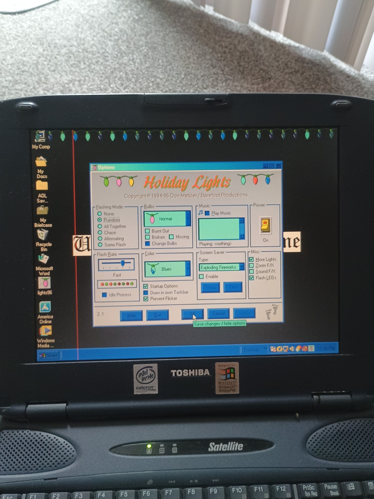 Laptop Toshiba Satellite/ Intel Celeron PS221U-490J0 Windows 98 Vintage