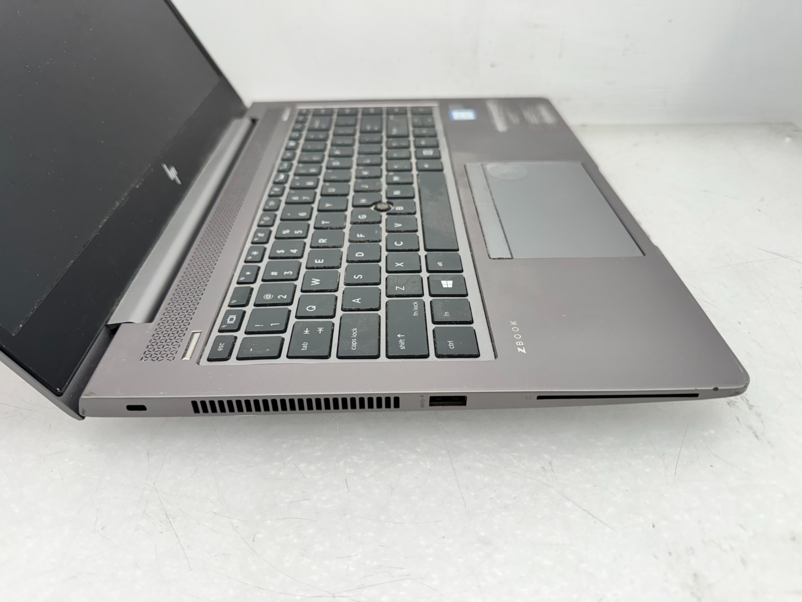 HP ZBook 14u G6 14″i7-8665U@1.9GHz 16G 256G SSD AMD WX3200 Win 11 **READ**