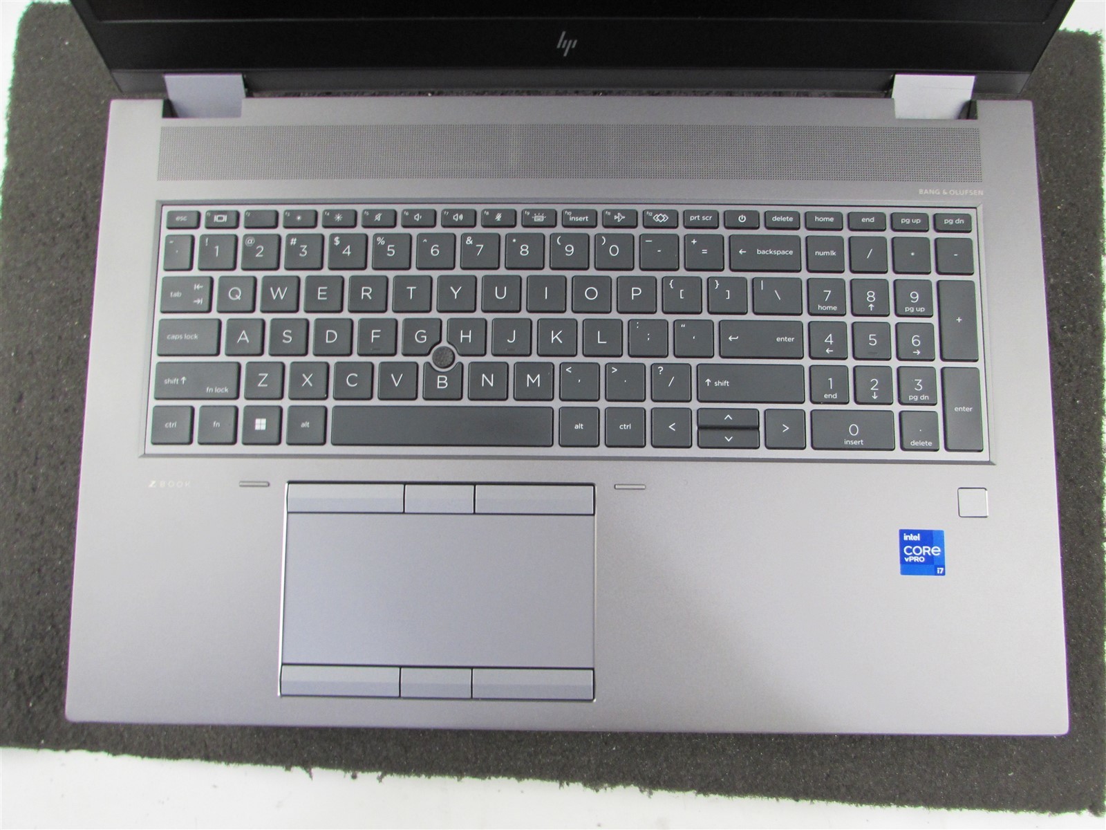 HP ZBOOK FURY 17 (G8) CORE I7-11850H 1TB SSD 32GB RAM RADEON PRO W6600M NO O.S