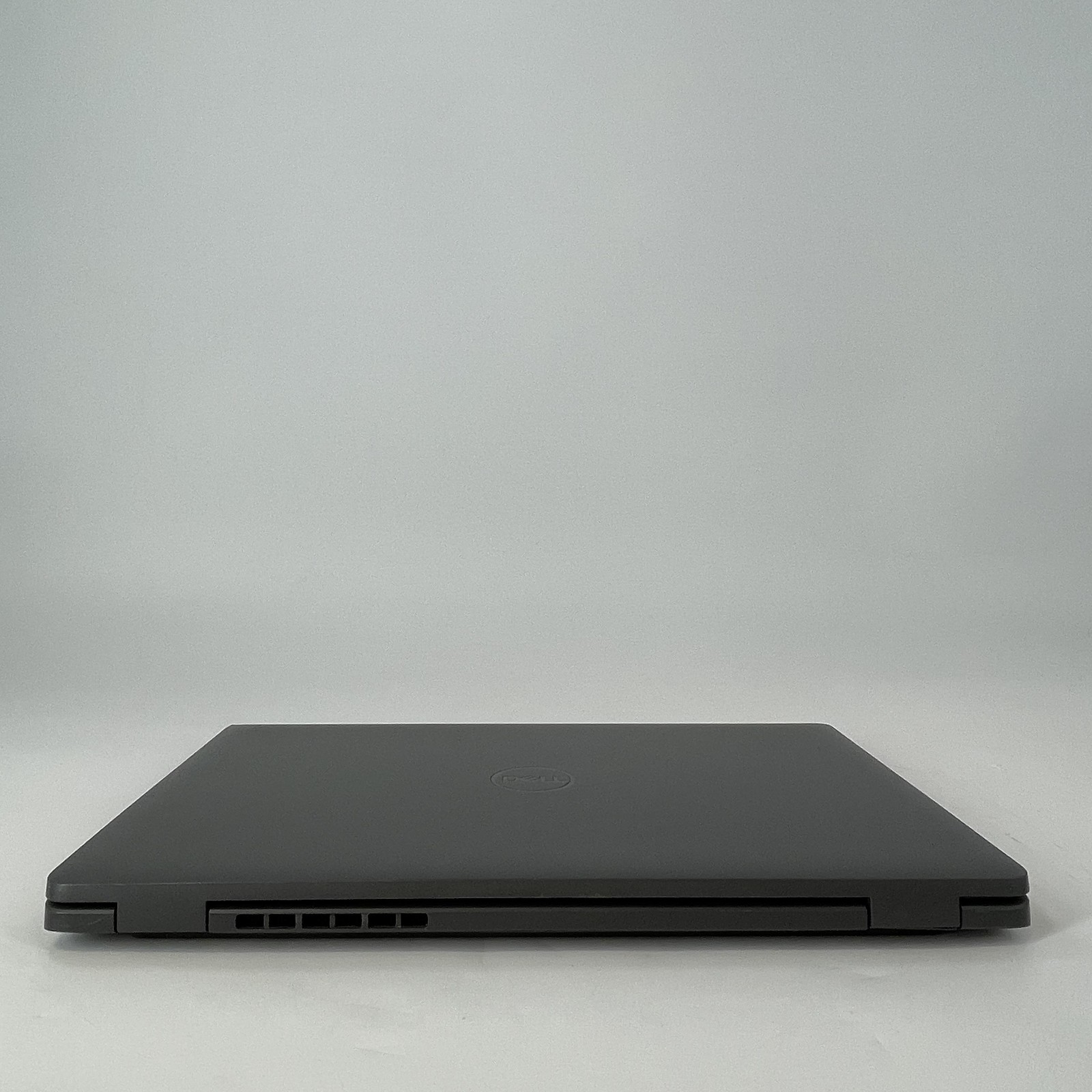 Dell Latitude 3540 15.6 Gray FHD 1.7 GHz i7-1355U 16GB RAM 256GB SSD Good