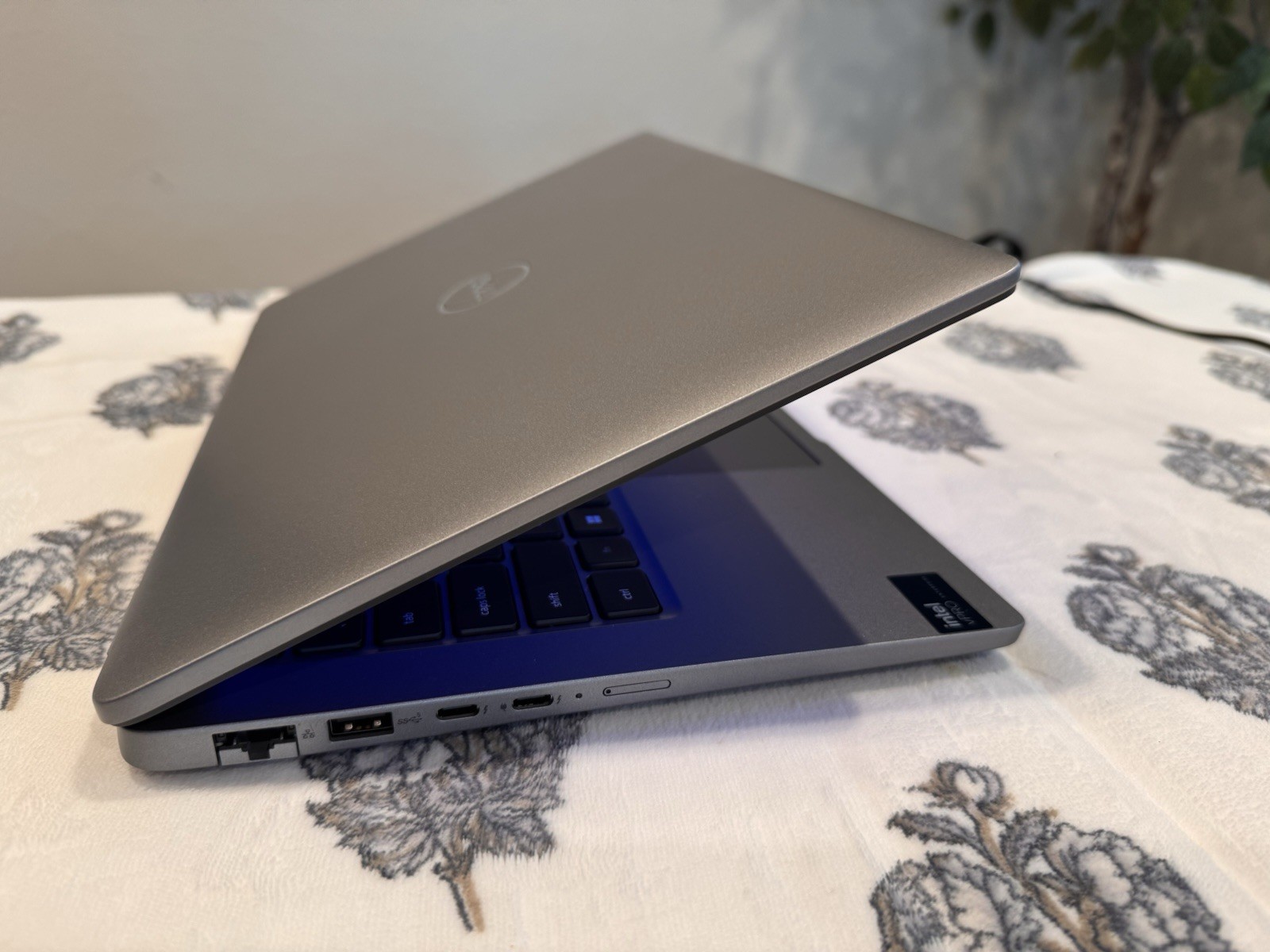 Dell Latitude 5450 14” Ultra 5 135U 16GB RAM 256GB SSD Win 11 Pro.