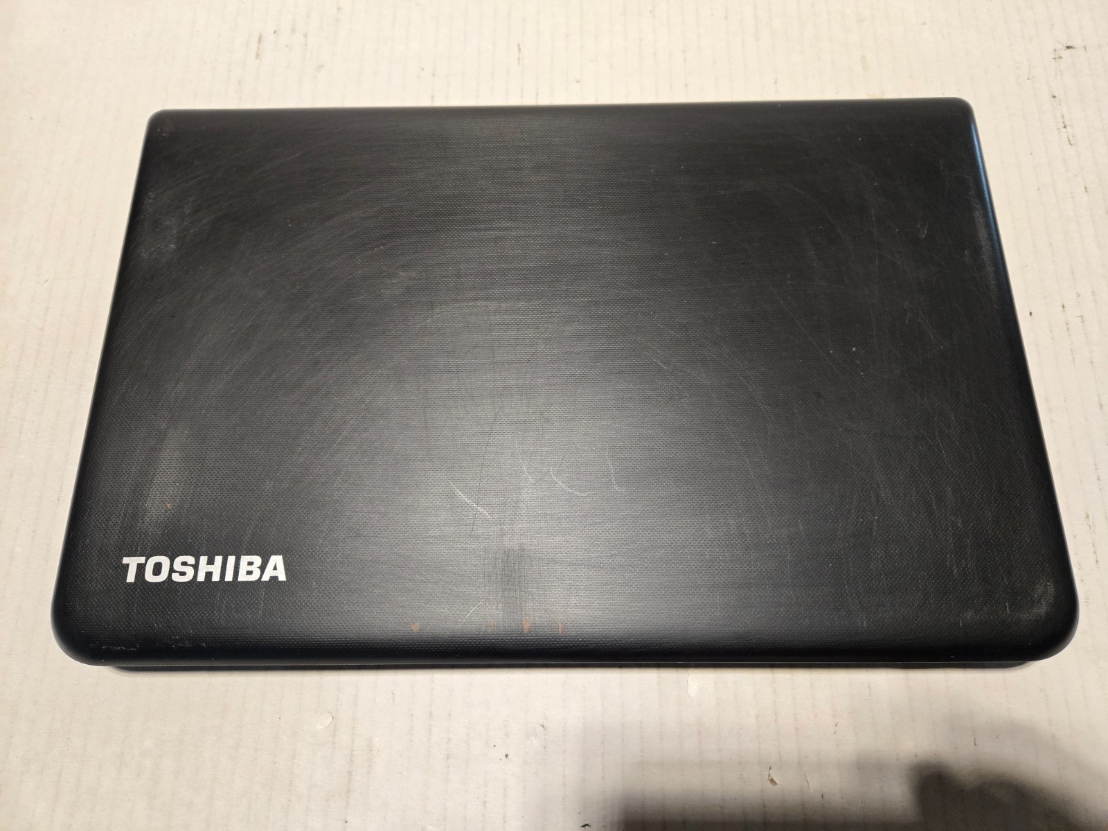 Toshiba Satellite C75D 17.3″ Laptop AMD A8-6410 6GB 750GB Win-10 DVD-RW Web-Cam