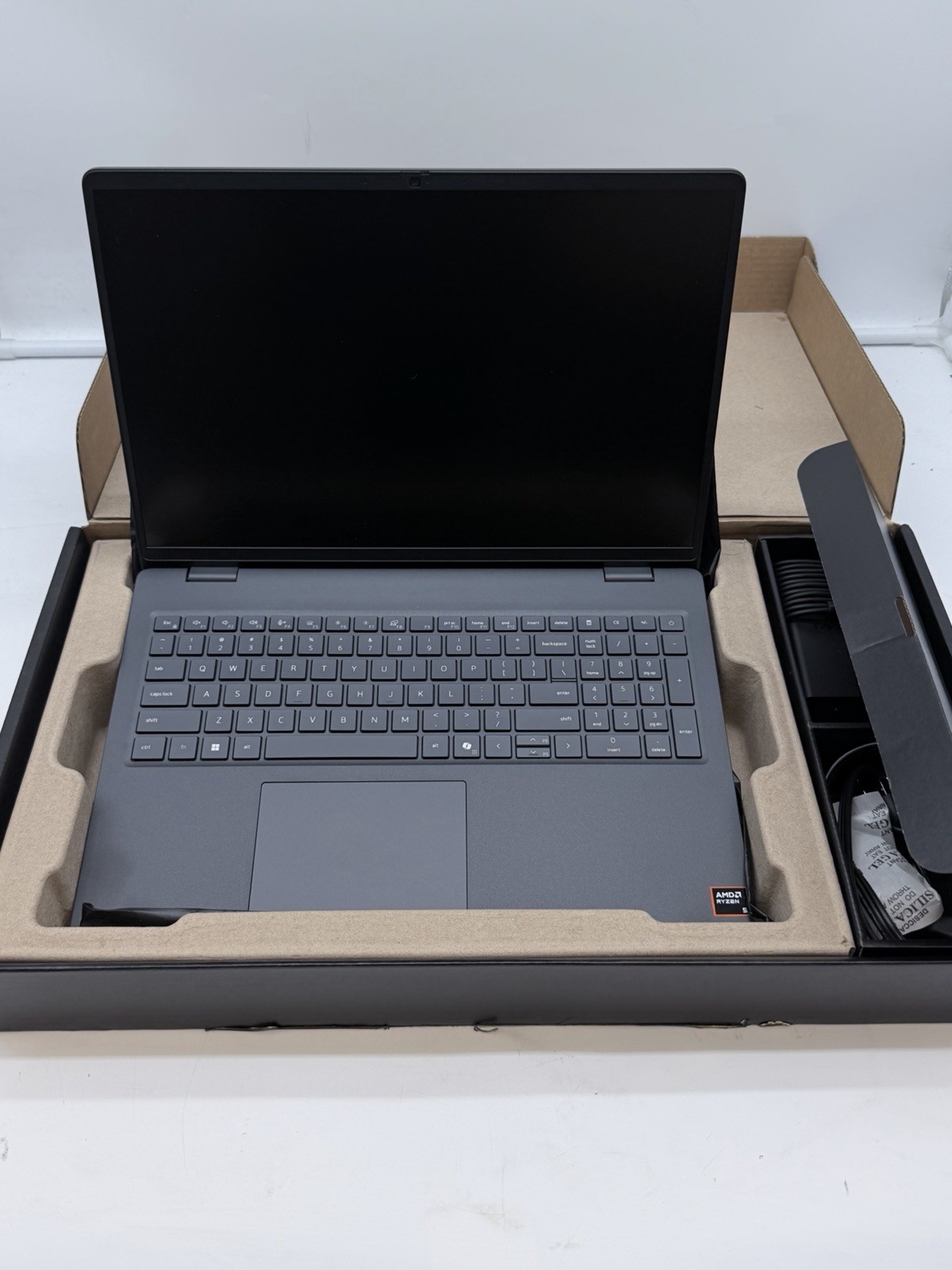 Dell Pro 16 PC16255 16″ Notebook – Full HD Plus -AMD Ryzen 5 256 GB 1GBG (4THRP)