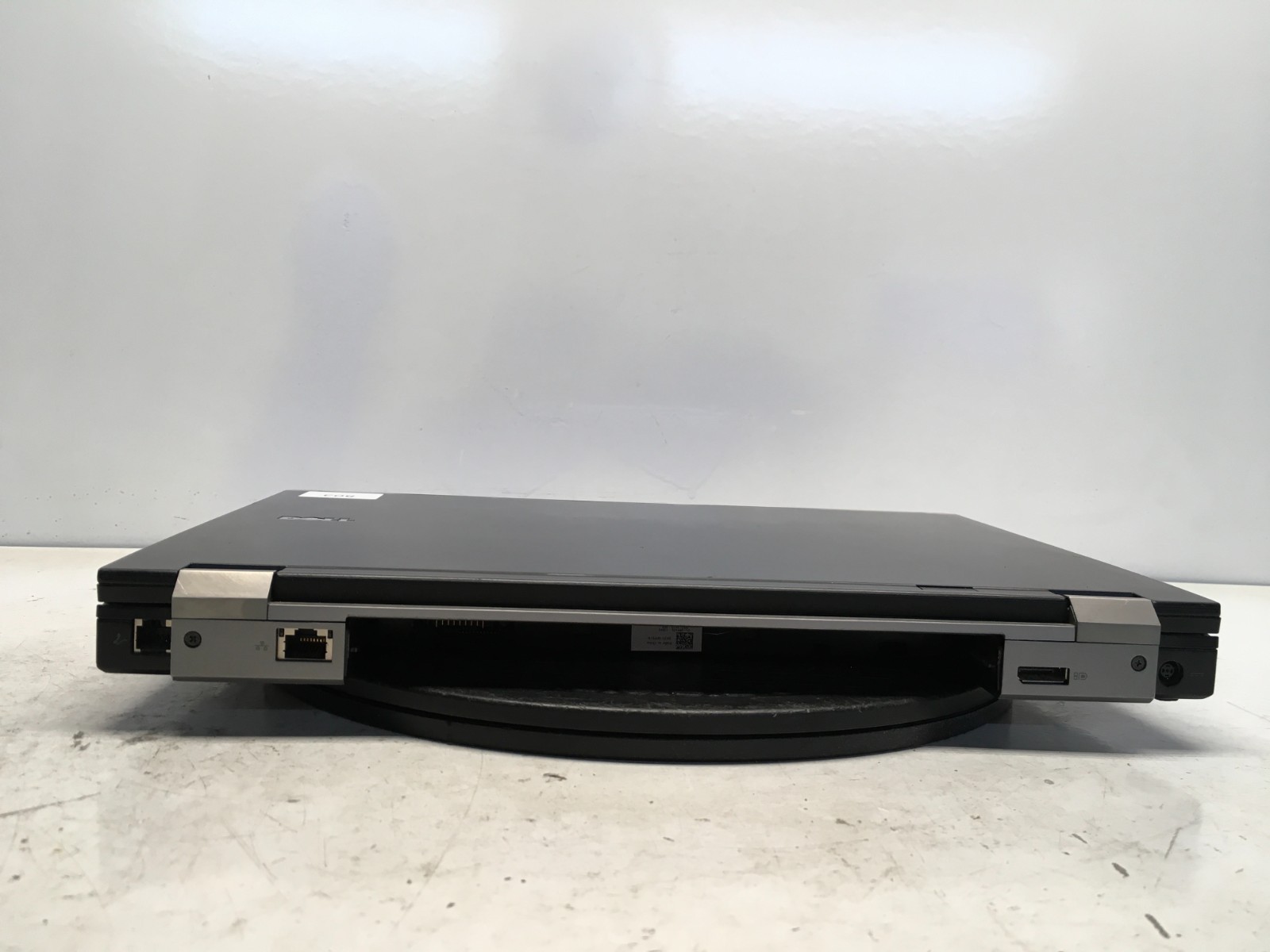 Dell Latitude E6500 Intel Core 2 Duo P8600 2.4GHz 2 GB NO HDD/Battery