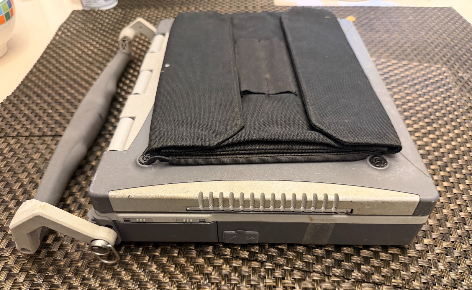 🖥️ Itronix GoBook II Celeron @1.8MHz, 1GB RAM w/AC adapter for PARTS OR REPAIR