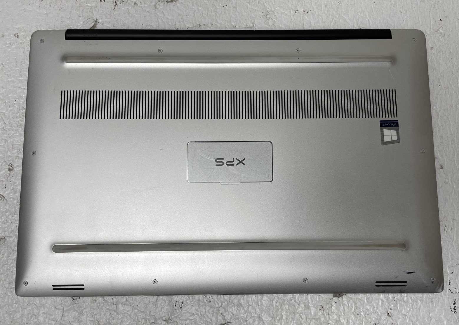 Dell XPS 15 7590 Intel i7-9750H @2.60GHz 16GB RAM NO SSD No Power For Parts