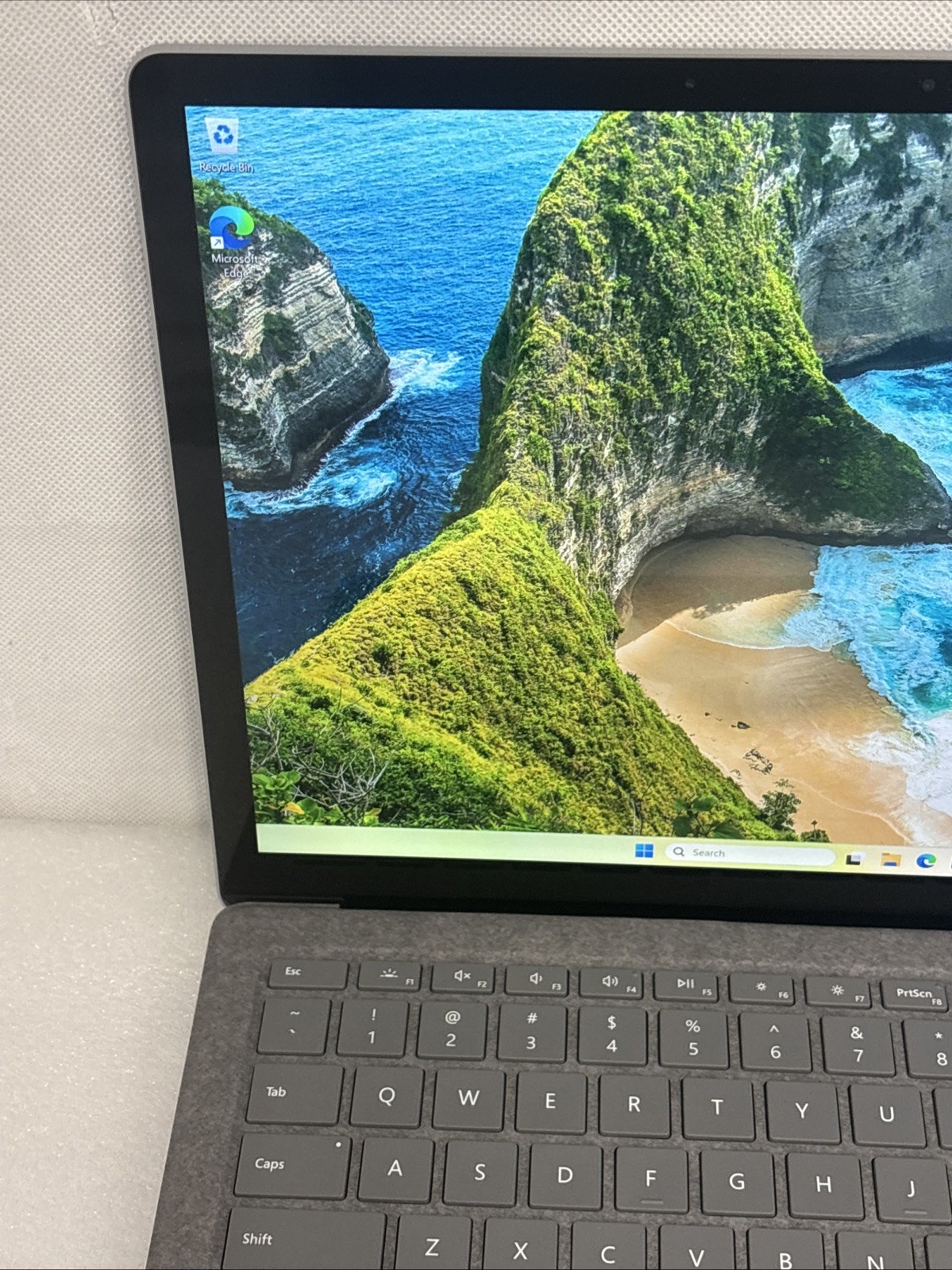 Microsoft Surface Laptop 4 13.5″ (512GB, AMD Ryzen 5, 16GB) – Platinum