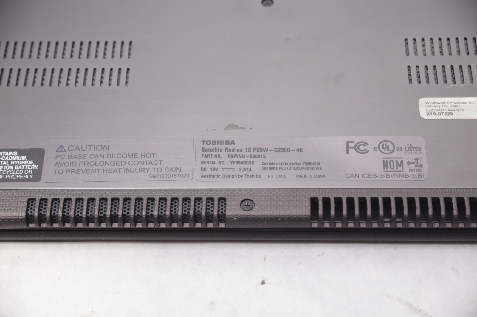 Toshiba Satellite Radius 12 P25W-C Convertible i7-6500U 8GB 128GB 12.5″ Touch