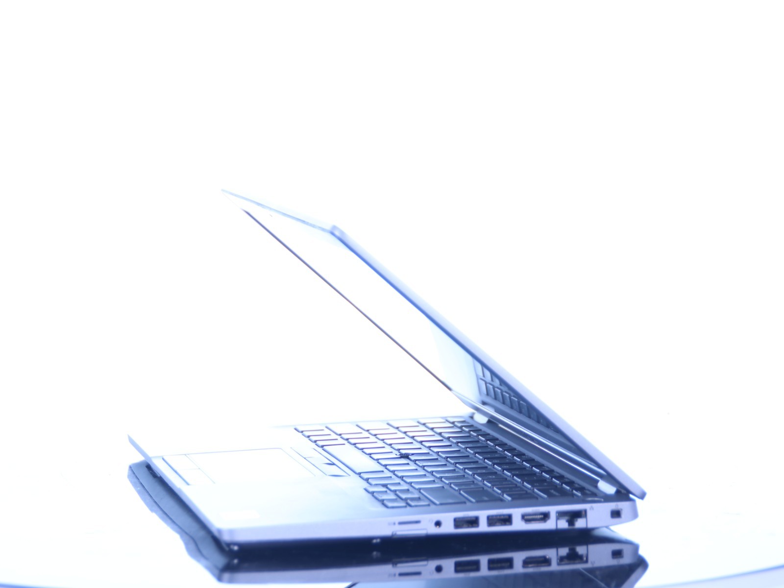 Dell Latitude 5410 14″ Core i7-10610U 16GB RAM 256GB SSD W11P w/ 65W AC Adapter