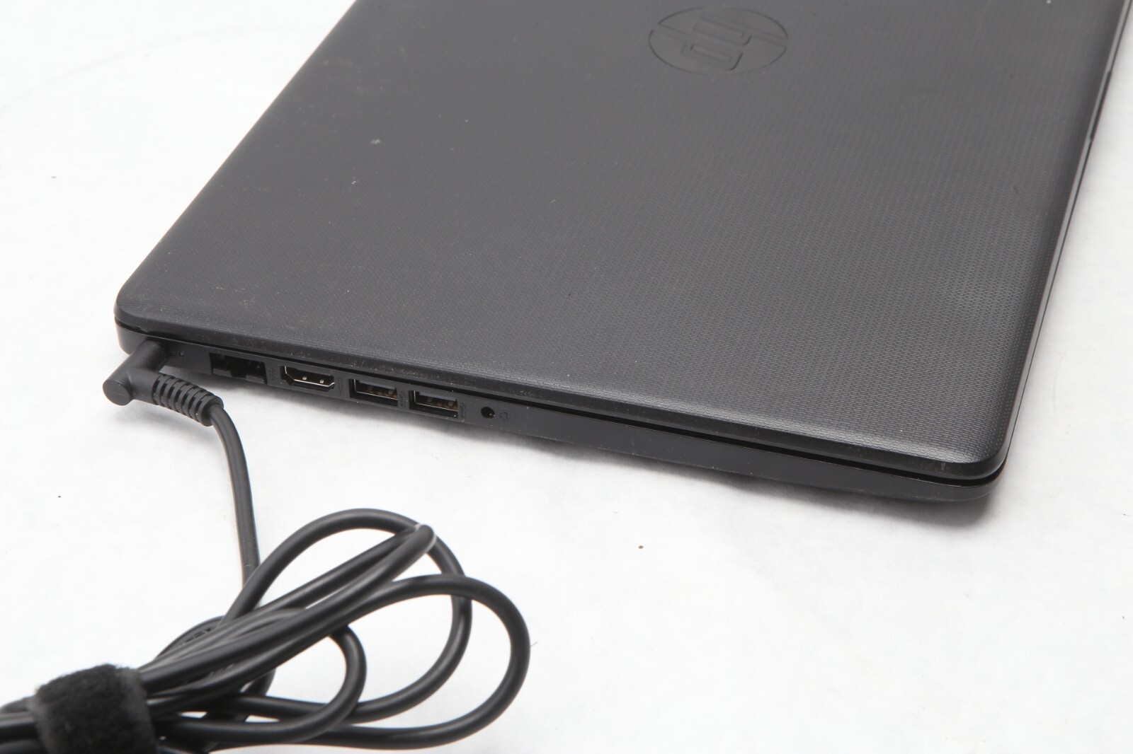 HP 15-db0011dx 15.6″ Laptop AMD A6-9225 Radeon R4 240GB SSD 4GB DDR4 READ E42