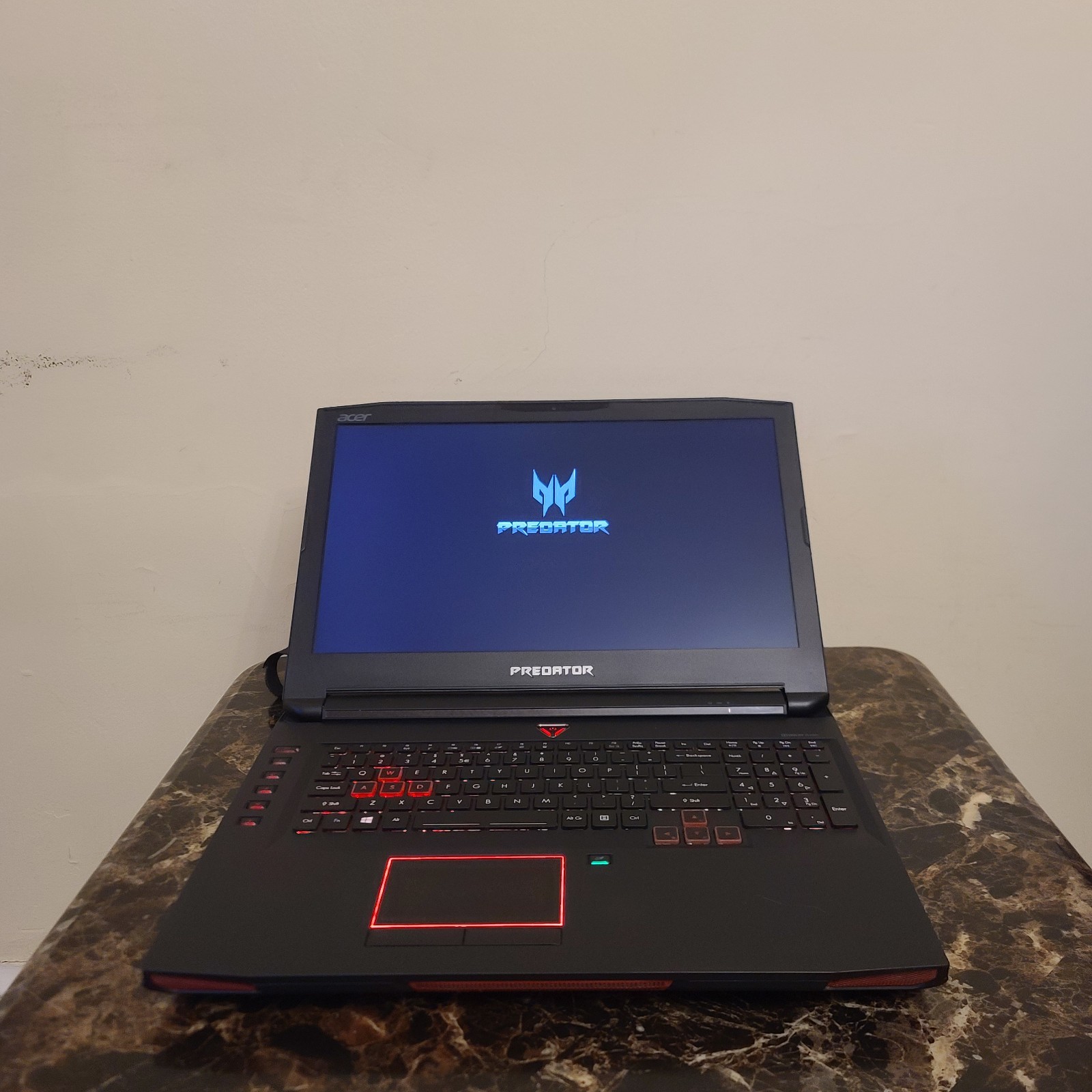 PREDATOR GX-792 GAMING LAPTOP CORE i7-7700HQ 16GB RAM GTX 1080 512GB NVME