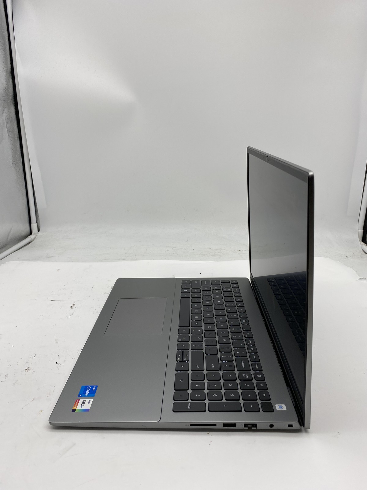 Dell Vostro 5620 Laptop Intel Core i5 1240P 1.7GHz 16GB RAM 256GB SSD W11P
