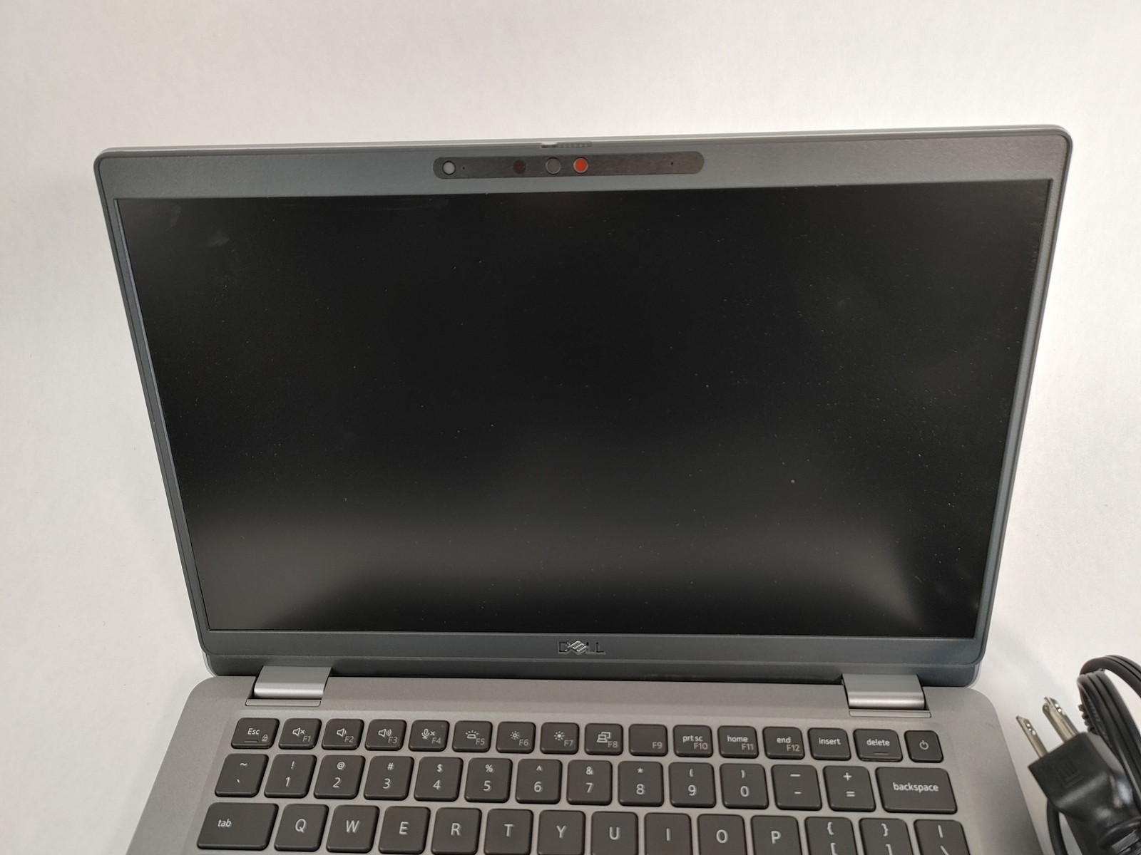 Dell Latitude 5330 Core i7-1265U 1.80 GHz 16 GB DDR4 256 GB NVMe Windows 11 Pro