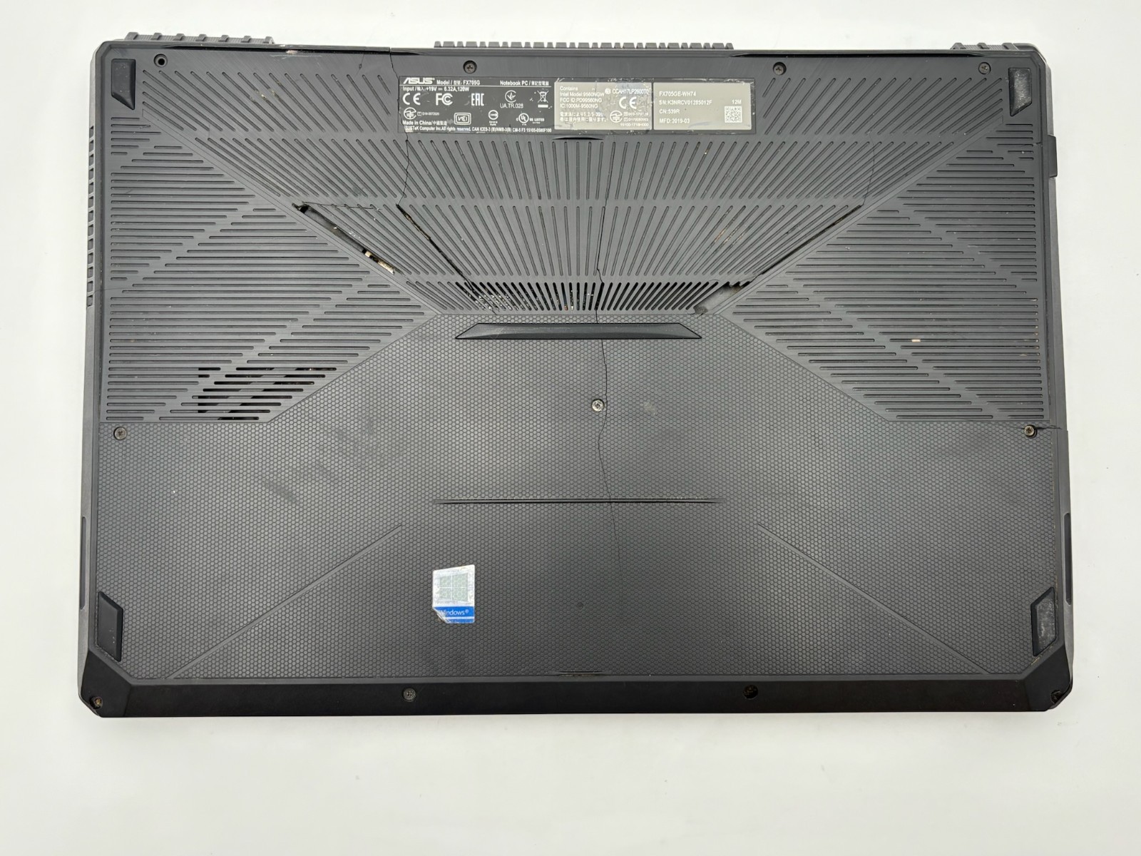 ASUS TUF Gaming FX705G 17.3″ 256 GB SSD 8 GB RAM i7-8th Gen GTX1060 As For Parts
